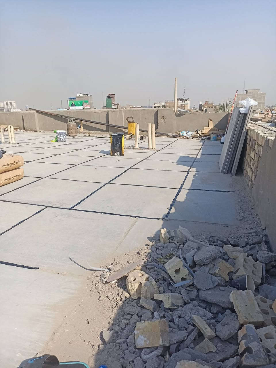 كادر كامل +بناء +ماستك +صبغ بيوت +لبخ +تأسيس مجاري +كهربائيات +طبك كاشي شتايكر +تفليش +شغل فرمستون  +  نجاره   كرسته وعمل ***********
