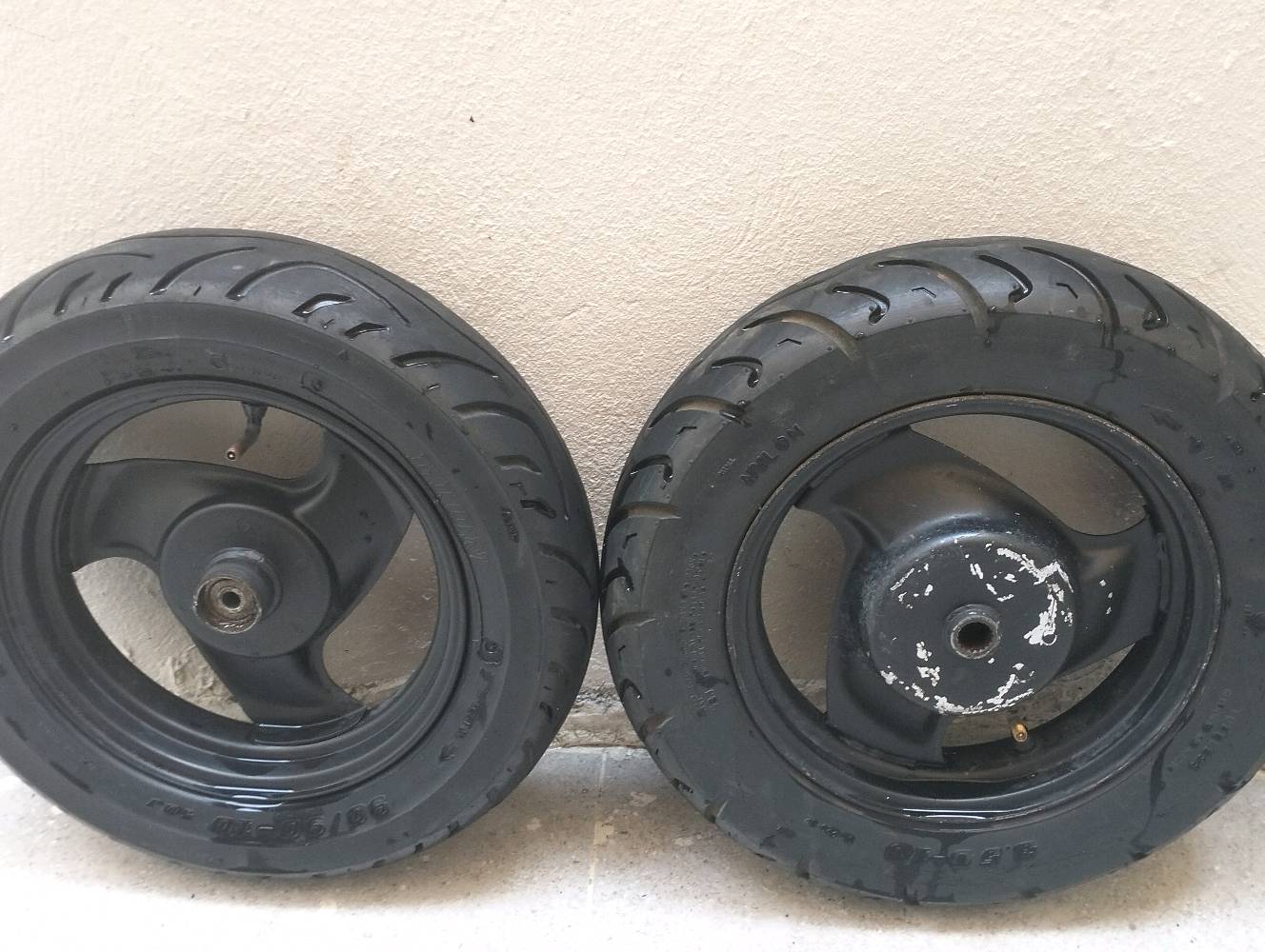 اغراض ماكس عدله  اكسوس بلادي 35 اكسوس ستيل 60 تايرات جوتا 50 لايت صغير 5 الكبير 10 مكان كركوك ***********