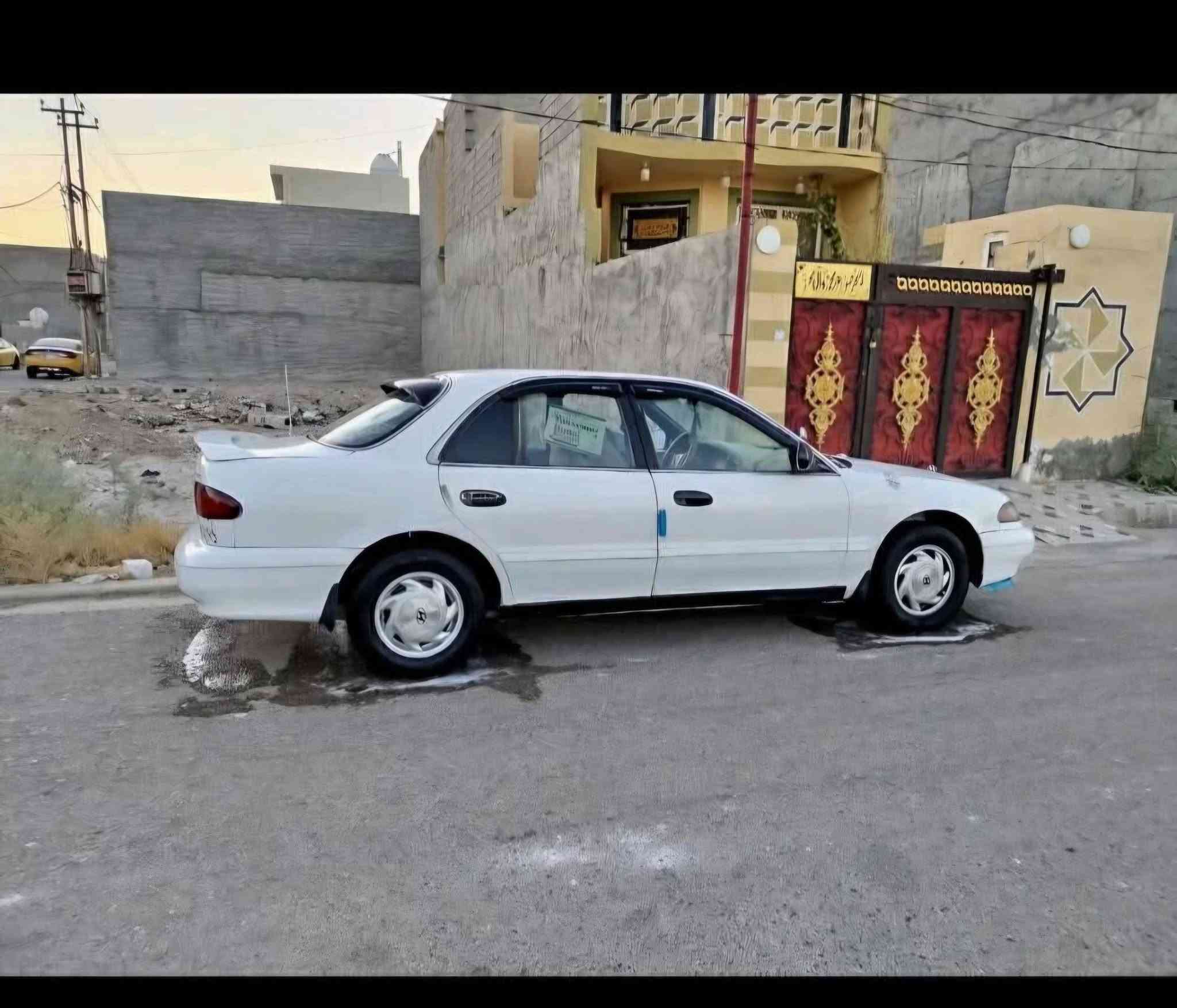 سلام عليكم سوناتا تو للبيع فقط موديل ٩٤ محرك كير مكفولات كير عادي سنوية ٢٧ سيارة خير من الله عوزها ترتيبات بسيطة 
العنوان ديالى بلدروز 
السعر ٣٨ وبيها مجال بسيط
***********

