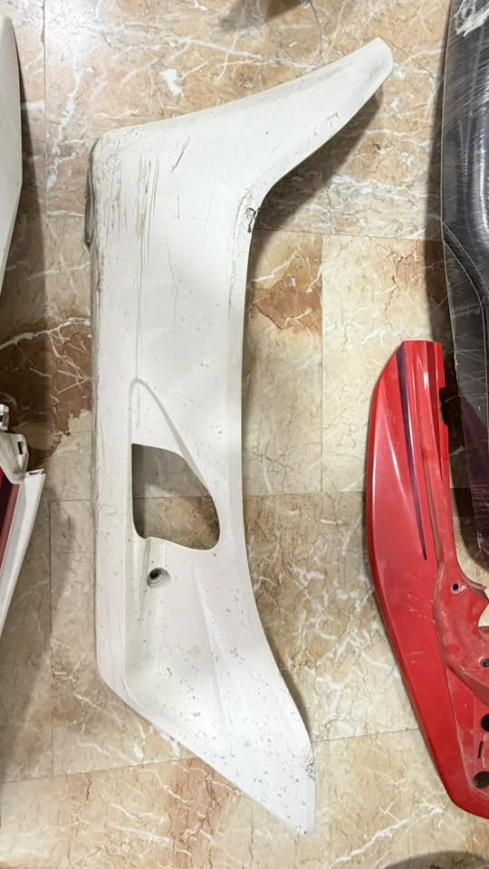 كفرات بي سي اكس
كفرات pcx جيل ثاني خمسينيه اصل 
مضررات اني جناي 
تعبن كفراتها 
والقديمات للبيع 
وياهن الكشن 
سعر 140 قابل للتفاوض 
توصيل داخل بغداد موجود 
***********
