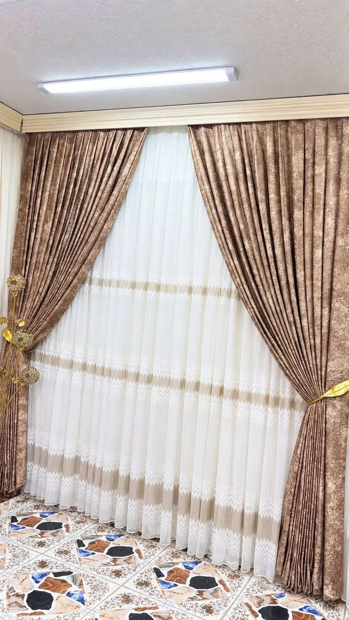 خياط ستاير • الشعب • توصيل