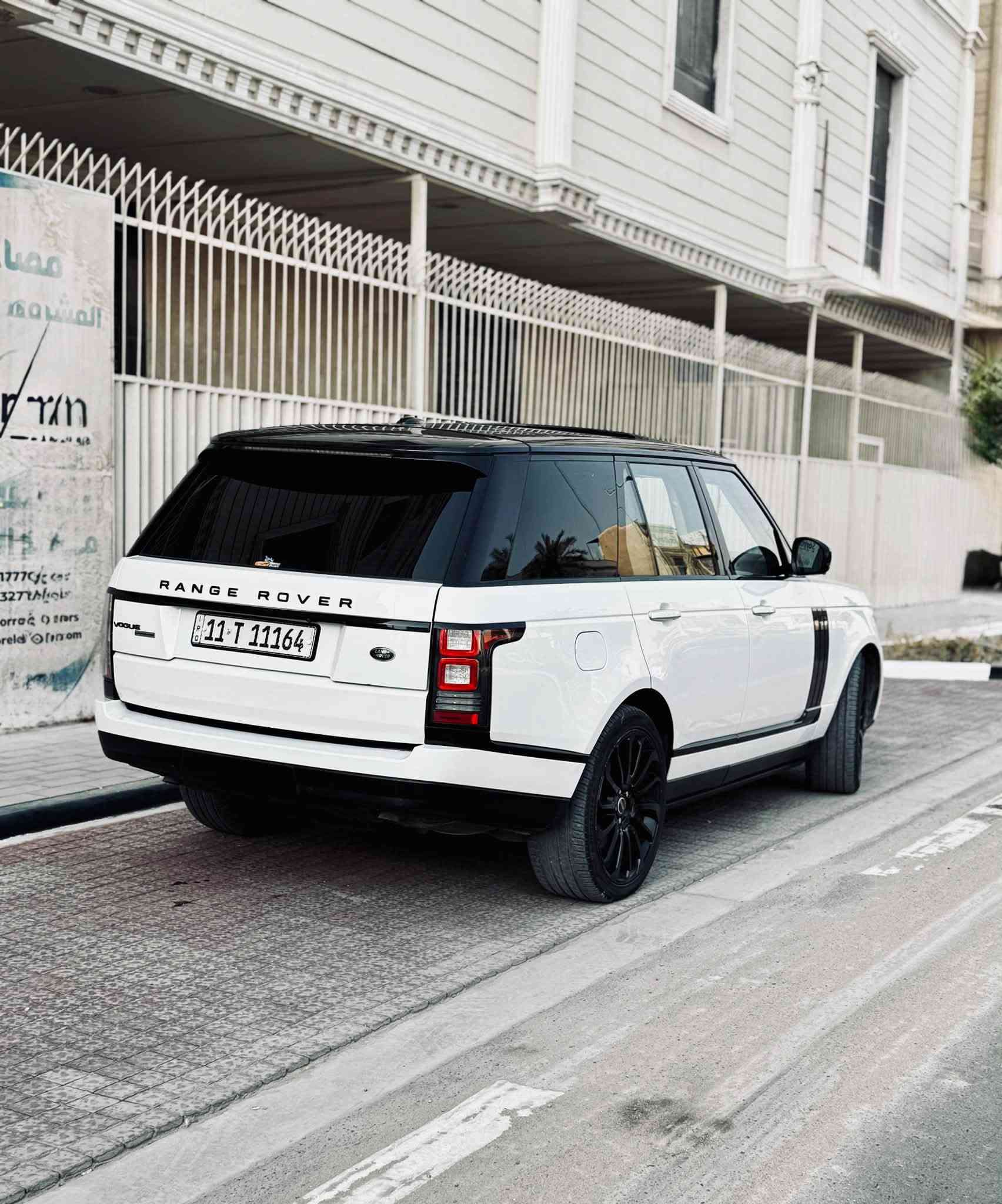 للبيع او المراوس حسب القناعه
رانج روفر فوك فول فول مواصفات (( اوتو بيكرفك )) 2015 وكاله سردار خليجية 
محرك V8 المرغوب بدون سوبر
ماشيه : 75 الف ميل 
فول مواصفات اوتو بيكرفك
دوسات كهرباء
جكات 3 وضعيات
رادار جانبي بل مرايات
بانوراما كنتاره قماره شامواه
الكيجات الكتورنيه
كامرات 360 درجه عدد 5
بصمات ابواب وتشغيل
جميع الابواب شفط
كشنات كهرباء
نضام صوت ميرديان (خرافي) 29 سماعه 
ثلاجه
استيرن كهرباء + تدفأه
نقطه عمياء رادار حساسات امامي خلفي جانبي
صندوك كهراء ابواب
ترحيب اناره+ مرايات شفط + خزن
5 وضعيات قياده لضروف الطرق
المواصفات كثيرة جداً ميحتاج اكتب الباقيات معروفه مواصفات الرانج الاوتو بيكرفك 
السعر 298 بيع او مراوس 
العنوان : بصرة 
التصال : ***********
