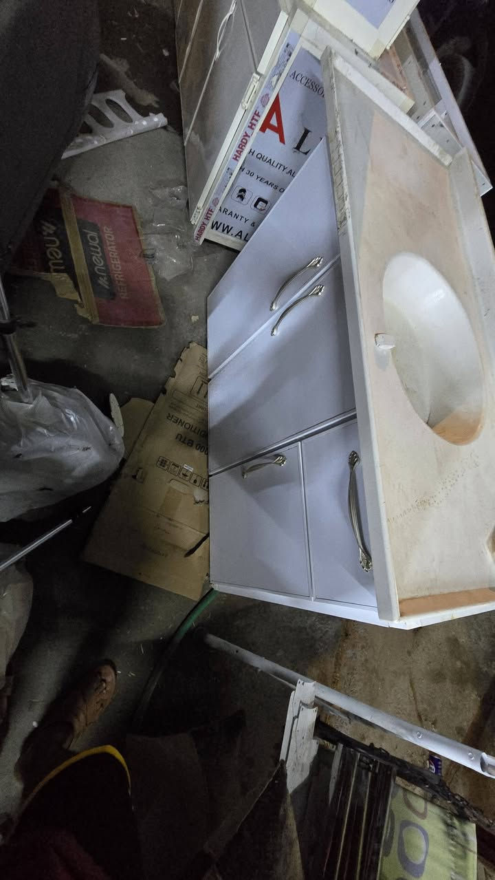 يعلن مجمع بركات اولاد مسلم ع 
عن وصول كافة المواد المنزليه
اسعار مناسبة جدا 
***********
***********
