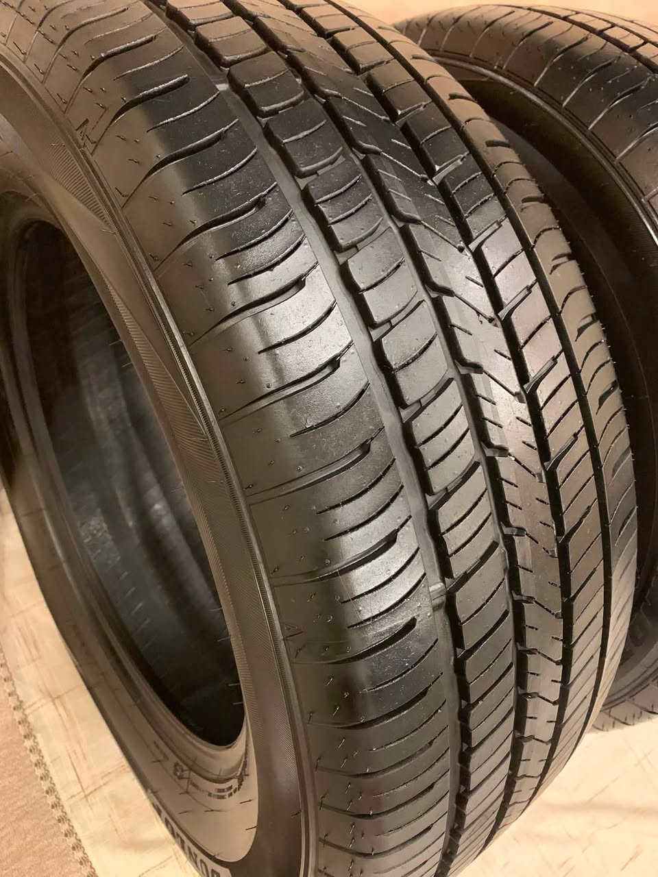 طخم کامل تایر  شرکة دنلوب یابانی اصلی 265/60/R18نظافتها اکثر 90%
تاخم تایەکی کاملم هەیە شەریکەی دەنلوب 
یابانی اصلی ڕێژەی خاوێنی تاخمەکە 90%
للاستفسار یرجی الاتصال
بۆ زانیاری زیاتر دەتوانن پەیوەندی بکەن
☎️***********☎️ واتساب
سعر ٤٠٠ الف
