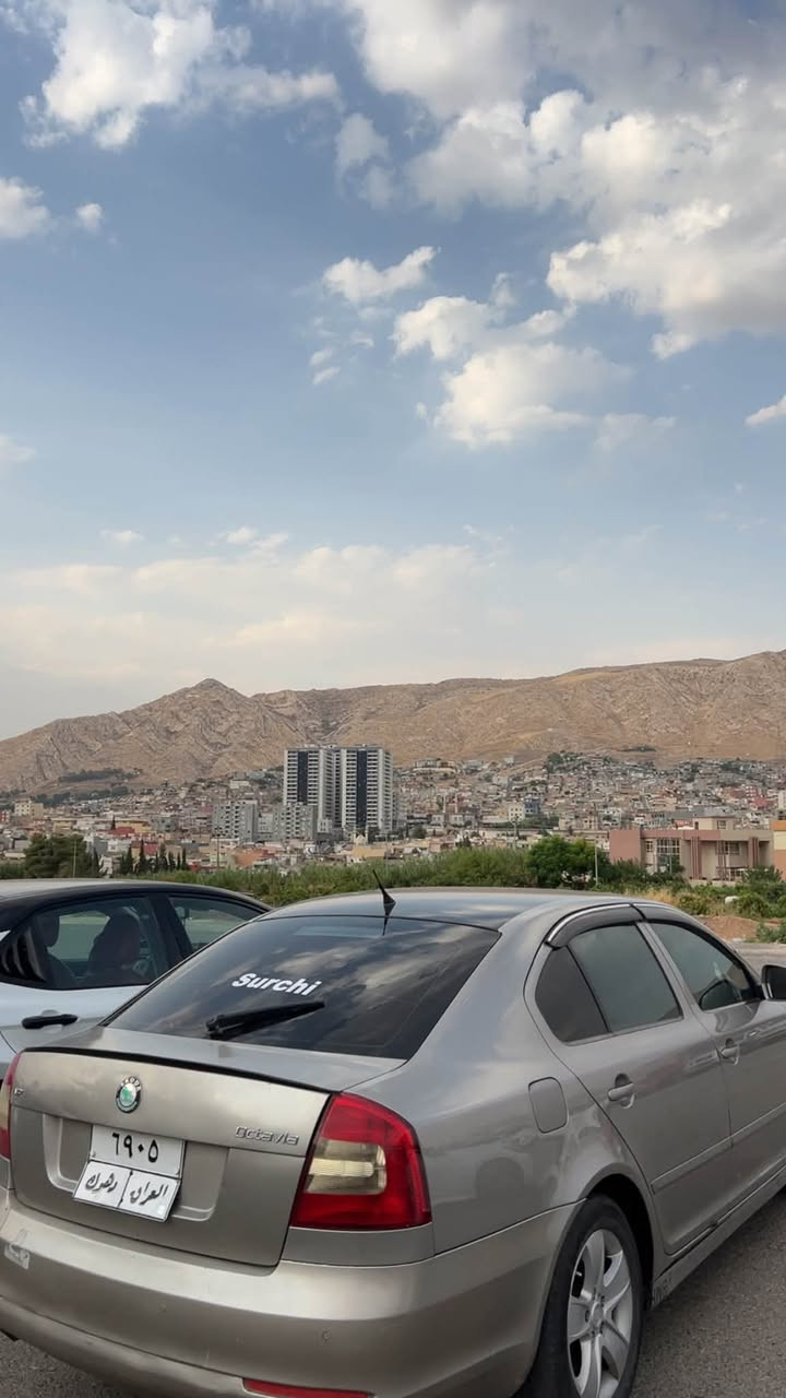 سكودا ئوكتافيا 2009 بو فروشتن مواسةفات فول داخل زةرد سلايد كوشن هيتةر ئاوينة شةفت حساس پيشو پاش لايت ئوتو لايت زينون مكينة 20 جيتة بي توربو 3گير عادي تماتيك سپورتي ستيرن تحةكم چوار جام كارةباي هتد... بةس دوبست سبخي هةية دوسةي لاي سايقي ***********
