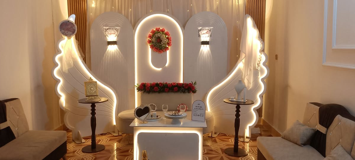 السلام عليكم وتوجد حجز كوشات💐💃🕺 باسعار مناسبة جدا وعروض وتخفيضات  السعر مع الشد النقل 75الف داخل العزيزية||||✓العنوان شارع الخليج قرب البوابة  الاتصال والاستفسار ***********
