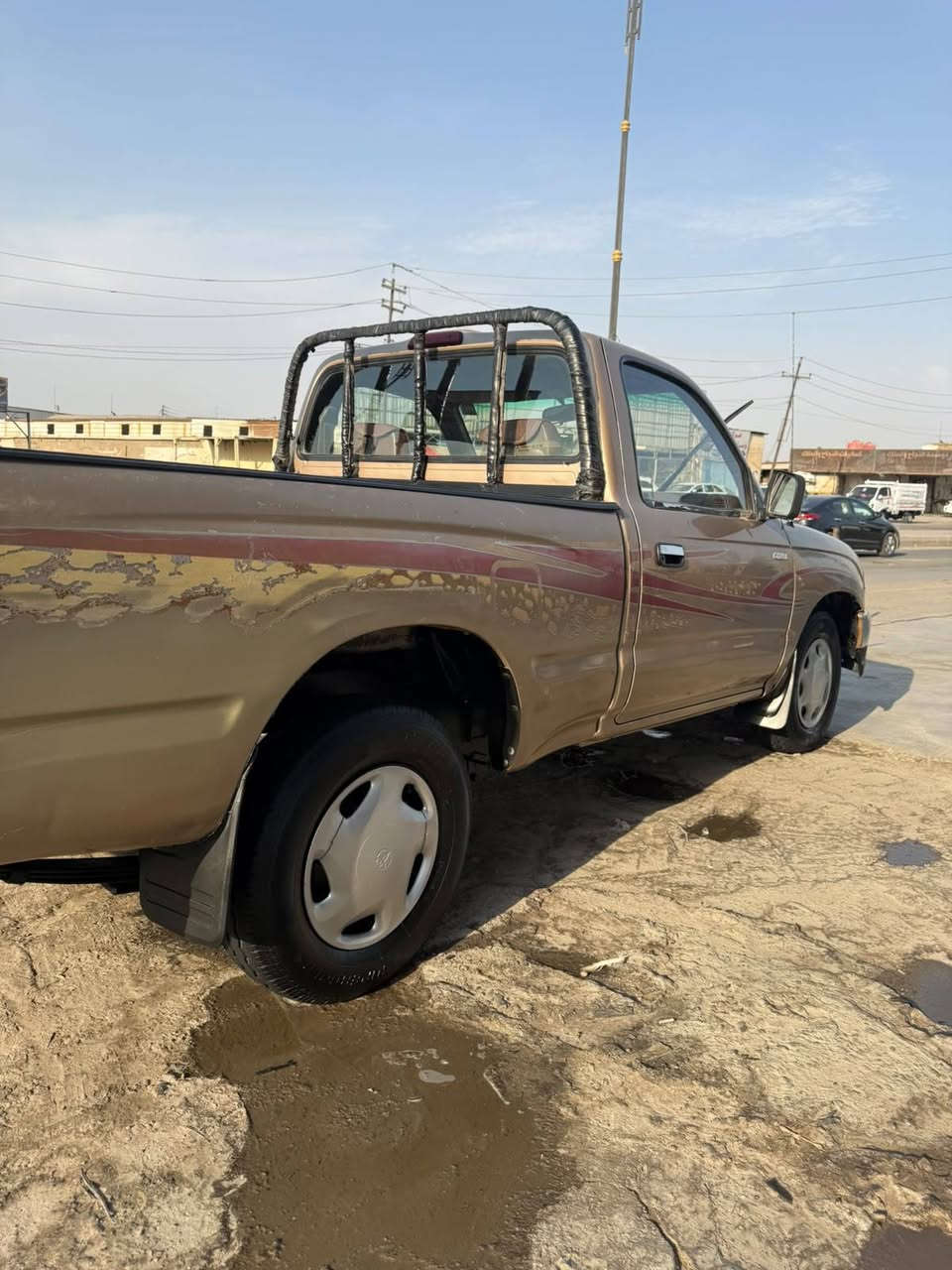 سلام عليكم بيكم البيع تيوته  موديل 1999سنويه بسمي  تحويل ثاني يوم   سياره احلاه من الصوره سياره مكفوله مكينه كير حداده   السياره فى محافضة ميسان العماره سعرها 65وبيها مجال الشراي التصال علاه رقم رجان لاحد يراسلني رجان الخاص ماجاوب عليه ***********
