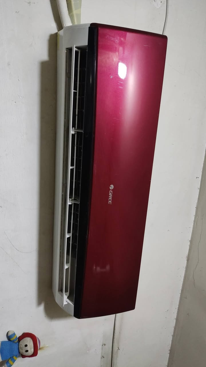 مكيفات للبيع شغالات تدفئه وتبريد 
الاوكما سعره 200💨
و TCL سعره 250🥶
والسبلت طن ونص غازه 410
سعره 350 الف💵
العنوان بغداد العبيدي 
للتواصل والاستفسار الاتصال على ج👈🏼 ***********

