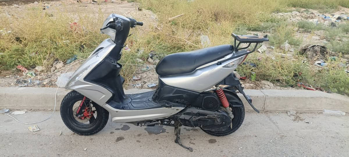 السلام عليكم دراجه جيتي ار للبيع كفاله مكينه لا نضوح لا تبخير لا ونه مكاني بل محموديه وهاذ رقمي *********** بي واتساب سعر 500
