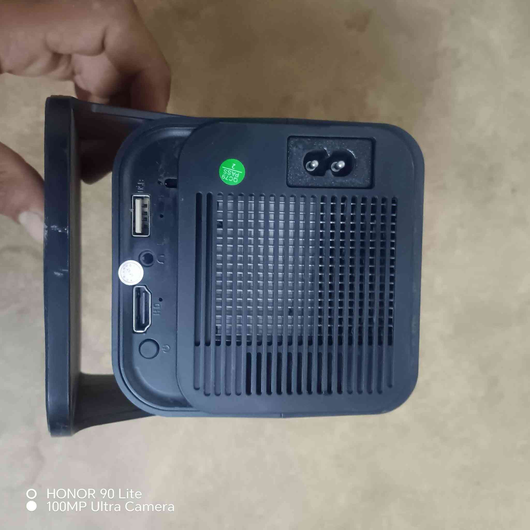 طعة داتشو  Mini Projector لعرض الأفلام والفديوهات والصور على الحائط للتواصل و الاستفسار خاص مازنجر او على الرقم التالي ***********
