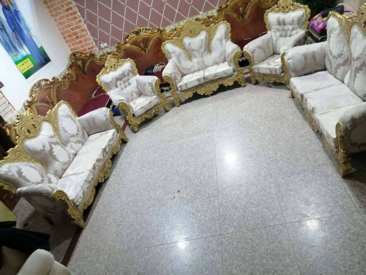 زان ملكي نضيف 10مقاعد عنوان كوت زهراء سعر 275ب مجال شراء
