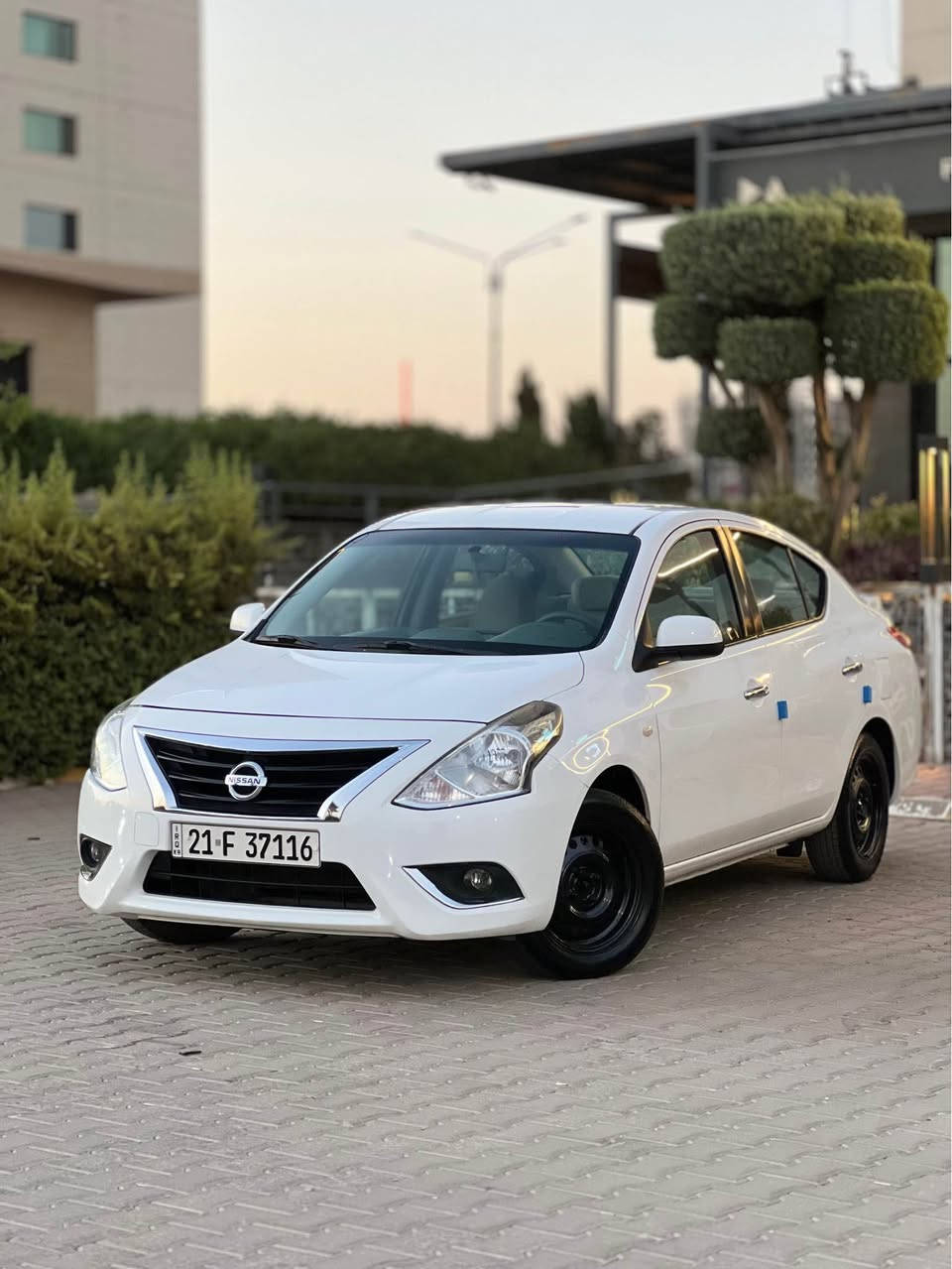 NISSAN SUNNY 2022 📦🤍 نیسان سەنی  ٢٠٢٢
***********

 سەنی هیندیی  مەرخوب دەرمانە بۆ ئەم بەنزین گرانیە 😍
 
٩٧ هەزار رۆشتوو وەکوو سفر وایە بی بۆیاخە تەنیا ساردیکی زۆر  بچوک هەیە و تەواو  و بە شەرت هەموو گیانی   
کامل سیرڤسی بۆ کراوە رۆنگۆرین و  پاتری  ٤ تایەی لۆکی لەژیرە گیرو مەکینە بە شەرت تەقەو رەقە بە شەرت 
سەنەوی تازەیە یەک دینار مەسرەفی تیا نیە

سوکان ڤۆلیۆم -بلوتوس - یەدە ئیستیل - حاسە -ویل کەپ-بلاجکتۆر-تەحەکوم لایتو ئاوینەکان - تەحدید سورعە ..)
لە سلیمانیم /*********** السليمانية, العراق

