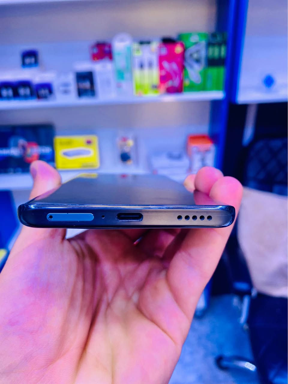هونر x9c 
ذاكرة 256
عشوائية 12+12
بطارية 6600
شاشة منحنية بدقة 2K 
 نظافة عالية و كفالة عامة 
سعره 350 و بيه مجال بسيط 
للتواصل خاص او واتساب ***********
توصيل جميع المحافظات 🏎️ السماوا, المثنى
