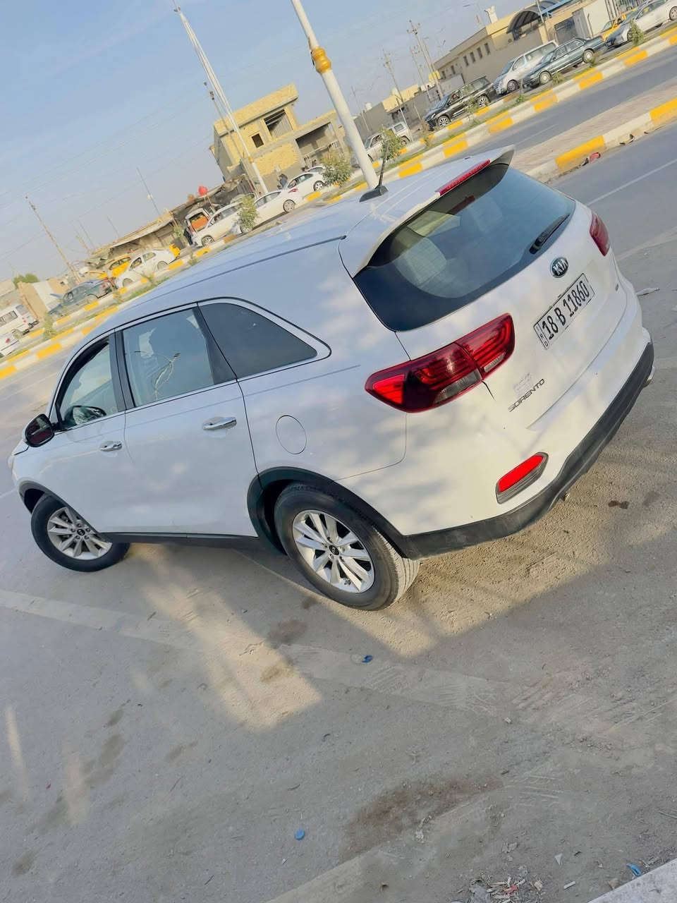 السلام عليكم
سورنتو وراد امريكي موديل 2019 للبيع 

رقم بابل الدولي بأسمي سنوية ولوحات جدد 

السيارة ماشية 75 الف نظيفة جداً 

مواصفات السيارة نص فول ✅

4 سلندر 7 راكب

🔴 الضرر صبغ البنيد وجاملغ بدون تبديل والسونار مرفق مع الصور 

السعر 169 وبيها مجال 

📍مكان السيارة الناصرية 

 رقم الهاتف *********** متواجد واتساب
