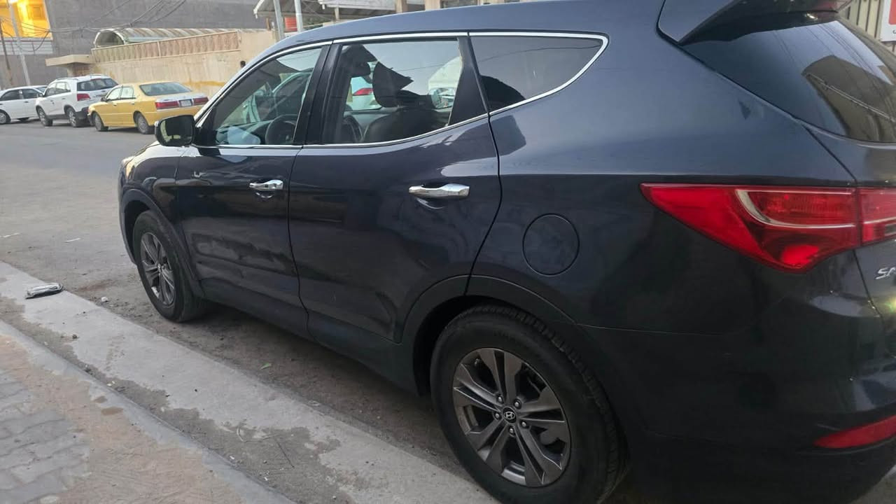 سنتافي وارد موديل 14 فول مواصفات فتحة.. بانوراما.. رادارات.. اشاير بالمري.. كاميرة.. كشنات الامامية كهربائي.. تدفئة. تبريد للكشنات 4 سلندر 
تبريد قطعتين امامي خلفي.. تحكمات وغيرها الكثير
الحادث موضح بالصور
سيارة جاهزة
السعر120
الرقم بغداد انگليزي
للتواصل***********

