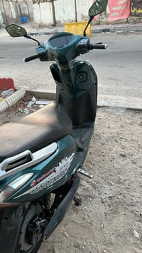 دراجه شحن من شركه بينود مواصفاتها سرعه 75 وكامله العيب بيها فقط بطاريا...