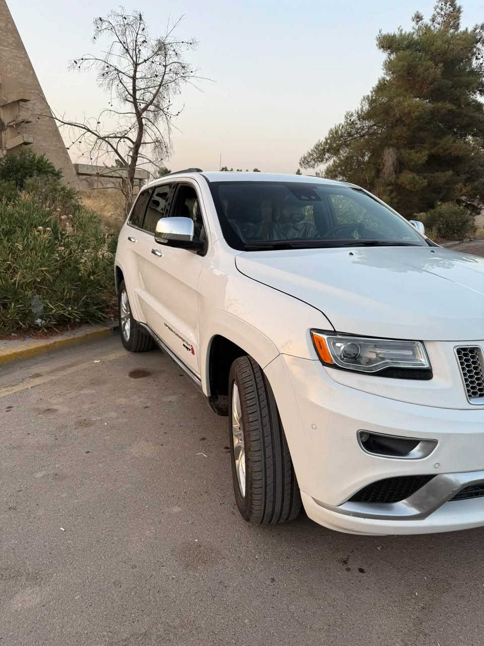 السلام عليكم
جيب سومت 2016  وارد امريكي للبيع .. 

رقم بغداد مشروع وطني بأسمي.

صبغ بنيد فقط نفسه البلادي

مواصفات السيارة :

محرك 6 سلندر  

1-ماوس تحكم بوضعية الارض الي دتمشي عليهة سواء كانت ( ثلجية ، رملية ، طينية ، صخور ).

2-فورويل 4x4 .

3- لايتات عدسات اني شادهم 

4-رادار امامي + رادار جانبي + رادار خلفي .

5-نظام النقطة العمياء عند الرجوع.

6-مري جانبية قلابة عند الرجوع .

7-حساسات امامية و خلفية .

8-كامرة دوارة.

9-الكشنات كهرباء .

10- سستم صوت Harman Kardon متكون من 17 سماعة بكل مكان محيطية ودمامات .

11- بنوراما .

12-بصمة و تشغيل عن بعد .

13- الجنطة شفط .

14-بيهة نظام سبورت+ايكو+ نورمل .

15- دبل صالنصة .

16-بيهة تراكشن نظام مانع انزلاق + نظام مانع انحدار .

17-فورويل LOW .

18-اشاير بألمري والمري شفط .

19-تدفئة وتبريد بلكشنات الامامية والكشنات الخلفية تدفئة + تدفئة بألستيرن .

20- ميموري خزن وضعية السائق .

21-المراية الوسطية والجانبيات بيهة نظام تعتيم اذا احد رمشلك وضواه قوي يعتمن وهيتر بلمري الجانبية اذا بيهة رطوبة او مي .

23-فول تحكمات ستيرن + كروز سرعة.

25- الايتات الامامية والخلفية لدات والاماميات لدهن ابو الحاجب.

26-قطعتين تبريد امامية وخلفية .

27-تحكم التبريد الامامي منفصل الراكب والسايق كل واحد يتحكم بدرجة الحرارة بوحد .

28-ويل حجم 20 .

29- حساس ماسحات عند نزول المطر تشتغل اوتو الماسحات.

30- نظام ترحيب عند الاقتراب من السيارة .

31-شفتات بألأستيرن .

32-الستيرن كهرباء .

33-نظام قيادة ذاتية  .

34-كشنات جلد .

السعر 195 

الشراي خاص او الاتصال 

***********

بيع فقط بدون مراوس اقرى المنشور زين قبل لاتتواصل

نص مكتوب في الصور:
- السبت