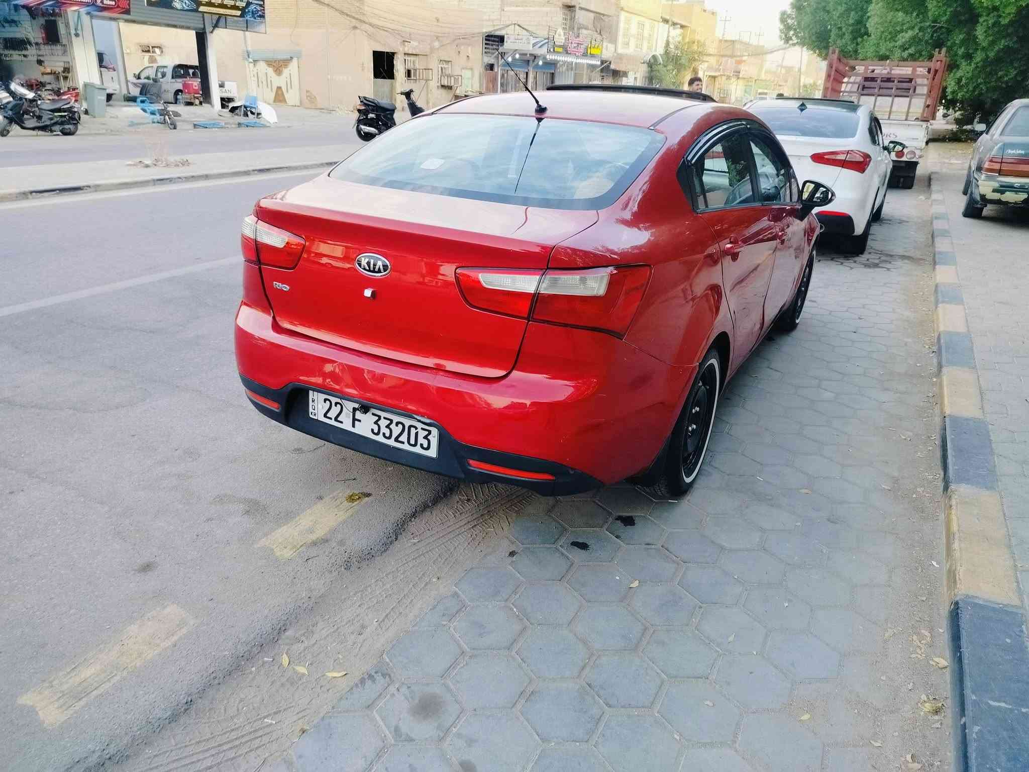ريو موديل 14 فول خليجي بيها قطعتين تبديل نفس الون وكارت بل بنيد ونص قطعة صبغ  كفالة دواخل وشواصي
 رقم وهزة جديدة 2031 بسم شركة تريد تحويل او وكالة شرط
محرك 1600 قطرتين
تبريد ثلج 
مكاني نجف 
السعر 70 بيها مجال مراوس او بيع
***********
