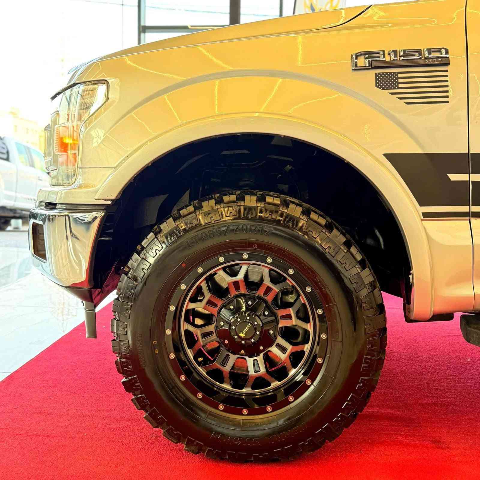 🔱السلام عليكم 🔱🛎
للبيع سيارة فورد اف 150 
FORD F-150
موديل2019
فئة XLT
باب طويل بدي قصير المرغوب 
ماشي فقط 116 الف كيلومتر
 8 سلندر 5.0L تنفس طبيعي 
فور ويل 4X4
كير 10 نمر
شاشة كبيرة
 كاميرا خلفي دوارة
ويالة 20 انج
تخم طايرات جبلي 
حساسات خلفي
سايد بريك كهربائي 
تبريد قطعتين
بيه درج بالباب بدي
بيه حادث جانبي بسيط باب خلفي و جاماخ مصبوغ فقط بجم و خلفي كبس

رقم شاصي موجود بالمنشور
سيارة كلش حلوة و مرتب جاهز من كل نواحي ما بيه اي نواقص 
كير و محرك و كهربائي كلشي دعامي لدعامي بشرط
سعرها 19900$
مكان اربيل
*********** 
*********** أربيل, العراق
