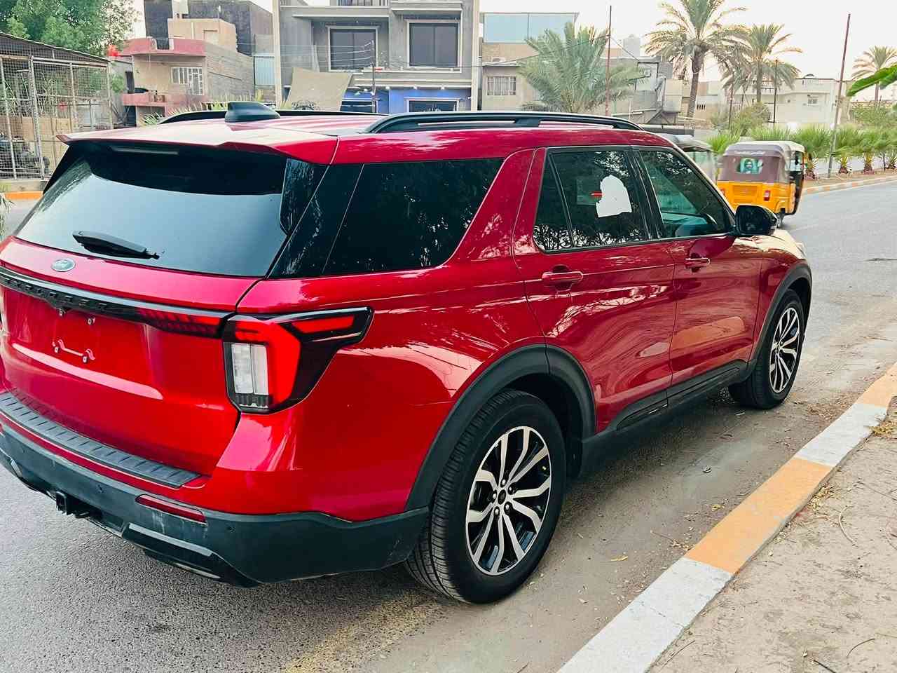 فورد إكسبلورر 2025 ST-Line – بحالة الشركة
سيارة فخمة وبمظهر رياضي مميز، مكفولة كفالة عامة وجاهزة للترقيم فوراً.
 الموديل: 2025
 الفئة: ST-Line
 المسافة المقطوعة: 20,000 ميل
 الرقيم: بدون رقم (تترقم جميع المحافظات)
 حالة البودي: مكفولة كفالة عامة من كل شيء، الحادث فقط بالدعامية بدون صبغ.
 السعر: 280 ورقة ($28,000)
أبرز المواصفات:
 محرك EcoBoost اقتصادي وقوي مع جير 10 نمر.
 ديزاين رياضي بالكامل (شبك أسود، جنوط رياضية، لمسات ST-Line).
 مقاعد جلد مطرزة باللون الأحمر .
 شاشة كبيرة تدعم Apple CarPlay و Android Auto + نظام صوتي فاخر.
 كاميرات 360 درجة، حساسات كاملة، ورادار حماية ونقاط عمياء.
للمزيد من التفاصيل أو المعاينة، يرجى الاتصال على: ***********
