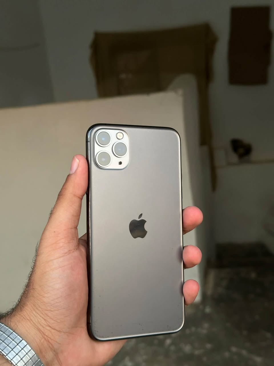 11 Pro Max
دبل شريحه. ZA شرق اوسط 

بطاريه ٧٨

***********
