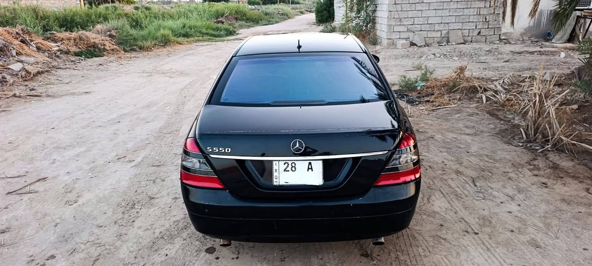 للبيع: مرسيدس S550 (موديل 2006) — فول مواصفات
تجسيد حقيقي للفخامة الألمانية والراحة المتناهية، سيارة تفرض حضورها في كل مكان.

الفئة: S550

الموديل: 2006

المواصفات: فول مواصفات (كاملة المواصفات والتجهيزات)

الحالة: بحالة ممتازة جداً، محرك وكرابكس وأدوات كهربائية بشرط الفحص، تبريد ممتازة، قيادة سلسة وقوية.

من أبرز المميزات:

محرك قوي وبأداء ممتاز

مقاعد جلد فاخرة مع تحكم كهربائي وذاكرة

نظام فتحة سقف

شاشة ونظام صوتي متطور

إضاءة داخلية وأنظمة أمان متكاملة

ثبات وتوازن عالي على الطرقات

السعر المطلوب 170 ورقة

للإستفسار 
***********
