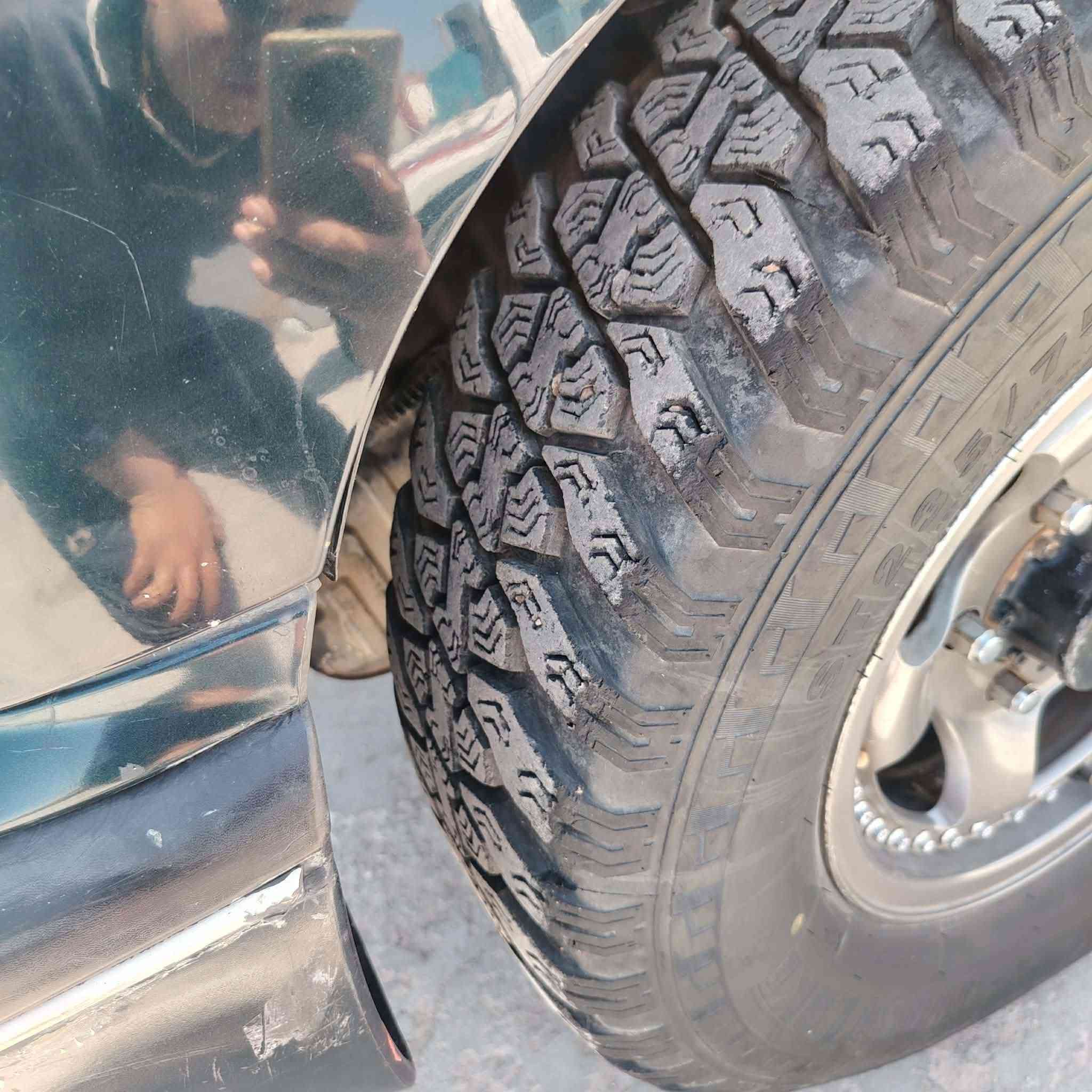 السلام عليكم..
تخم تايرات جبلي 4 تايرات

الشراي. ***********

