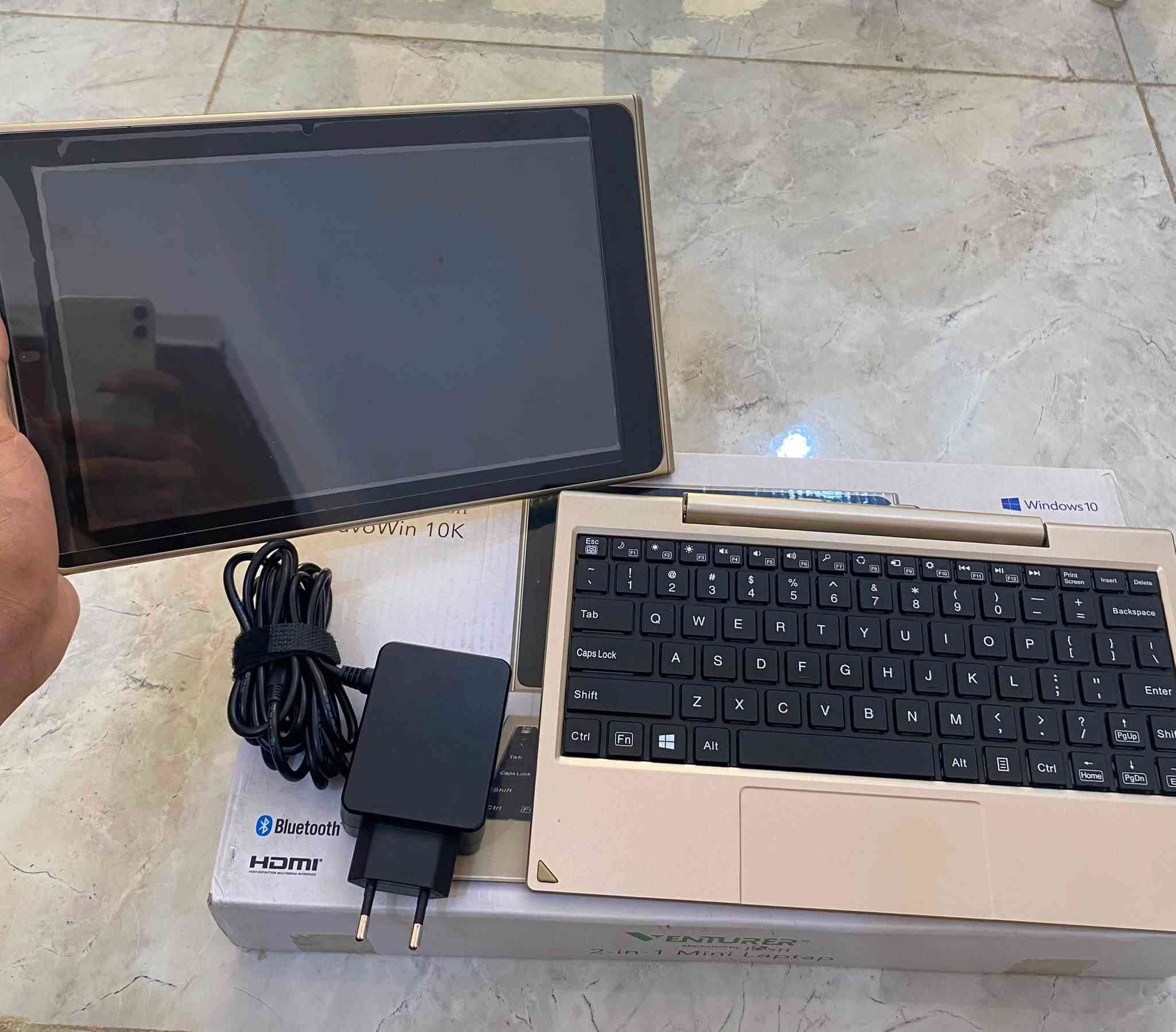 لابتوب / آيباد (2في 1)
بنظام ويندوز 10 💻📱
 يشغل برامج الأوفيس (وورد، إكسل، باوربوينت وغيرها)، 
وتقدر تحمل عليه ألعاب وتلعب بشكل طبيعي، 
بالإضافة لبرامج التواصل والتطبيقات (يوتيوب، واتساب، تليجرام، فيسبوك، سينمانا).
 لمس سريع وسلس جداً ودقة عالية، مع لاصق ضد الكسر لحماية الشاشة.
 نظيف جداً كيبورد ممتاز، وبطارية تطول بالشحن.
 الملحقات: الكرتونة الأصلية والشاحنة الأصلية.
السعر: 150 ألف قابل للتفاوض
المكان: الناصرية - المركز
لتواصل ***********
