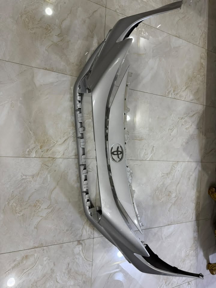 السلام عليكم للبيع دعاميه كورلا بلاديه مال تفصيخ نظيفه جدا رايدها ب٢٠٠ الف وبيها مجال بسيط ***********
