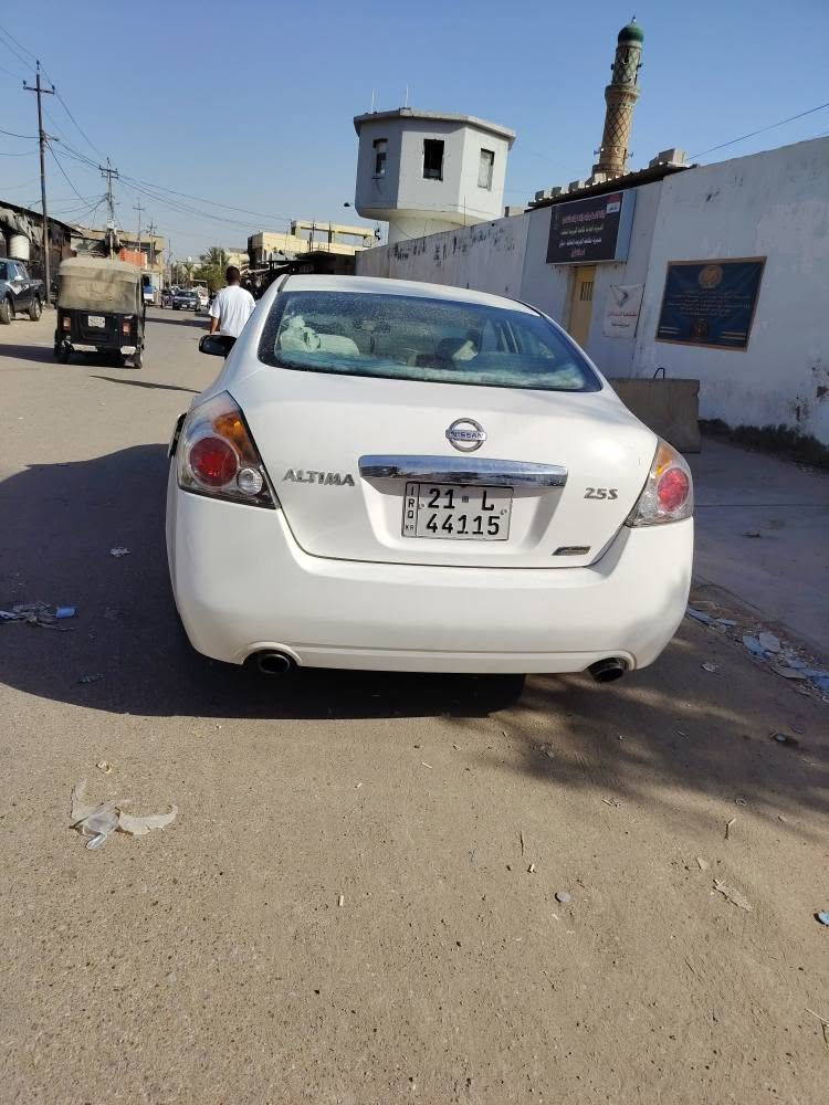 نيسان التما موديل ٢٠١٢ خليجي
سياره نظيفه و حلوه 
داخل بيجي 
كير محرك شرط
سنويه رقم جديد
تحويل اب شرط
اربع وياله و طاريات جديد
مابي حادث
صبخ عام بلادي تكسي   فقط بدون معجون بدون تبديل فقط جمالي
سعر ٧٥ مجال  بسيط للطيبين 
مكان سياره كركوك 
رقم *********** كركوك, العراق
