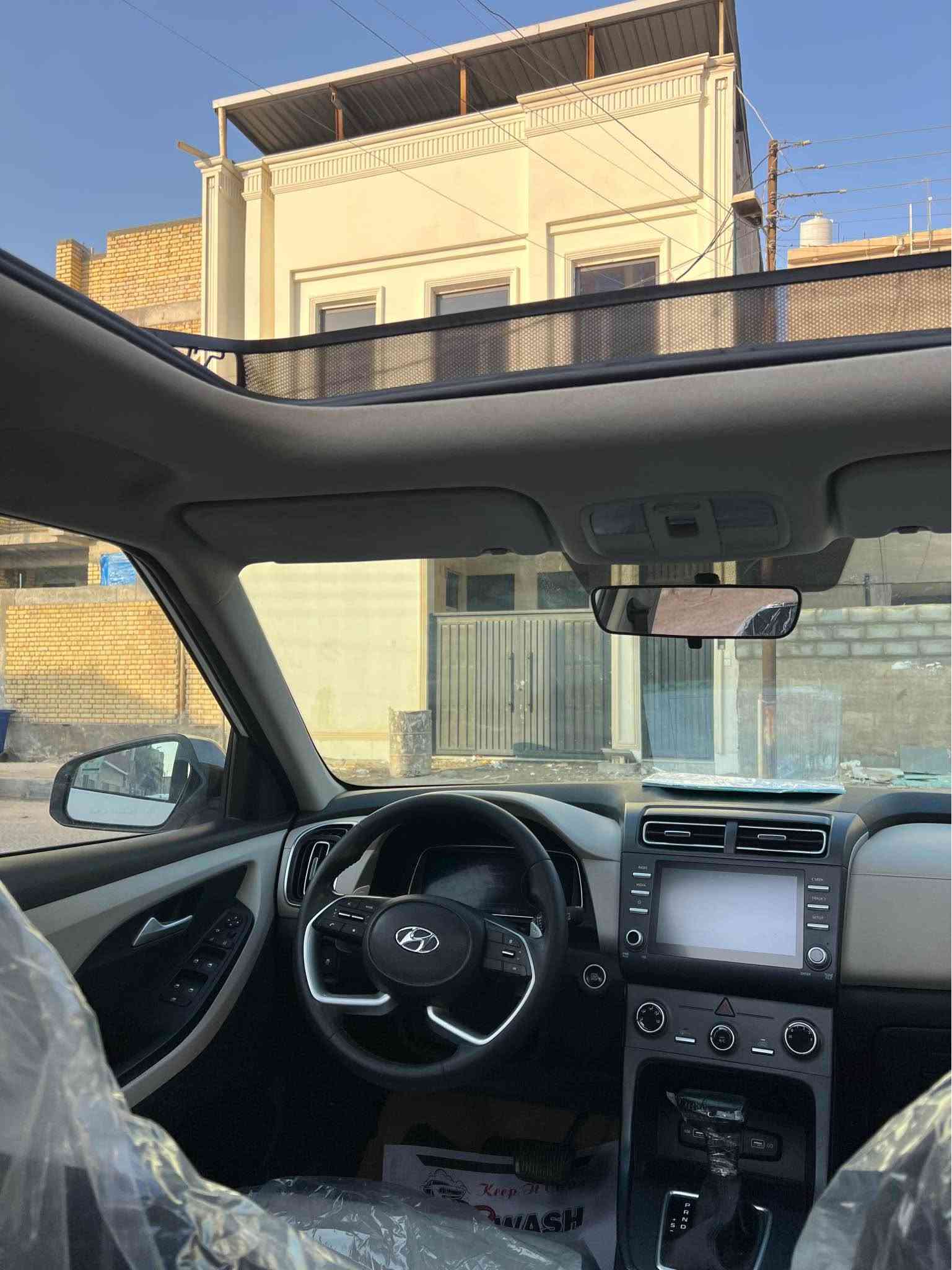 هيونداي كريتا مديل 2024 تو كلر فول مواصفات 1/1 وارد خليجي وكاله موتور ام الضمان كل صيانتها بالشركه والسياره كفاله رقم بصره بسمي ارقام انكليزي وسنويه وهزه جدد السياره جديده واستخدام شخصي
مواصفاتها بانوراما بصمه تشغيل عن بعد عينه دجتل 4 انظمه قياده تبريد قطعتين led امامي خلفي شحن لاسلكي وبعد بيها هواي مواصفات
مكاني بصره السعر 164
للاستفسار *********** البصرة, العراق
