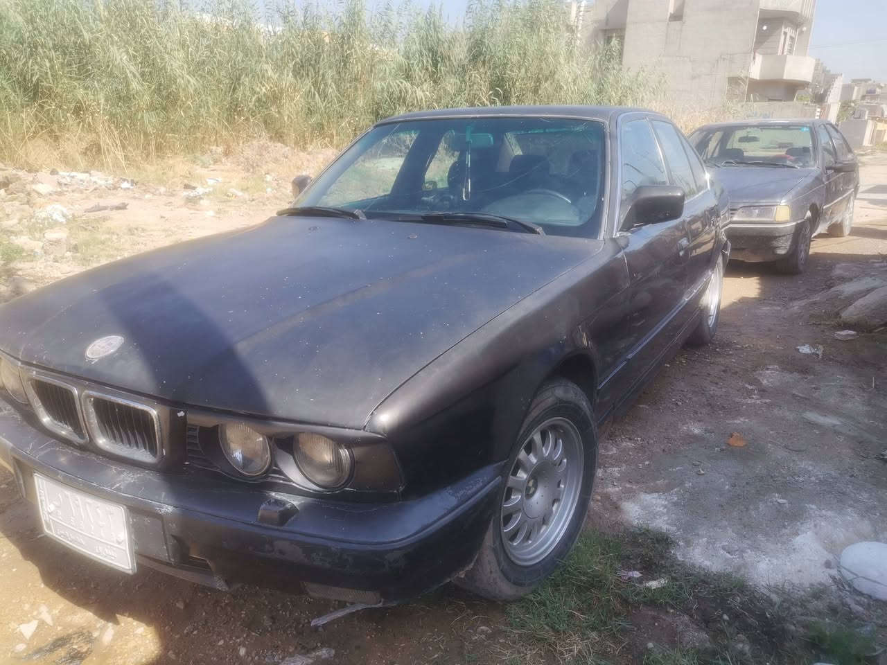 BMW 535مكينه مفتوح
سياره نظيفه باتري جديد صبغ حزام جماليه صاحبها شرعي موجود بس يحول سياره موجوده حي لاتتصار
***********  سعرها 40 بيها مجال
