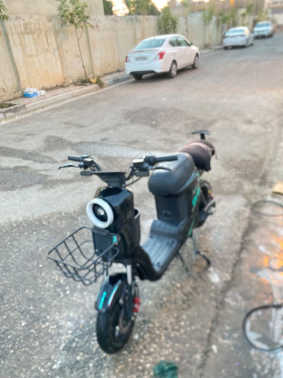 سلام عليكم دراجه شحن R9خمس بطاريات فول مواصفات اربع نمر مامبدل اي شي بي خاصيه بيك تعال شوف بعينك بس يحتاجله كشن الوره سعر 450بي مجال مكاني كربلاء ***********
