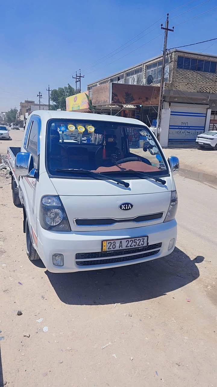 البيع كيه حمل موديل ألفين و١٧ سياره مكفوله من عده رشات صبغ بل بدي جمليه رقم نكليزي سياره بسمي كيير ومحرك كفاله سعر ١١٨وبيه مجال قليل تصال ع ههذ رقم ***********

