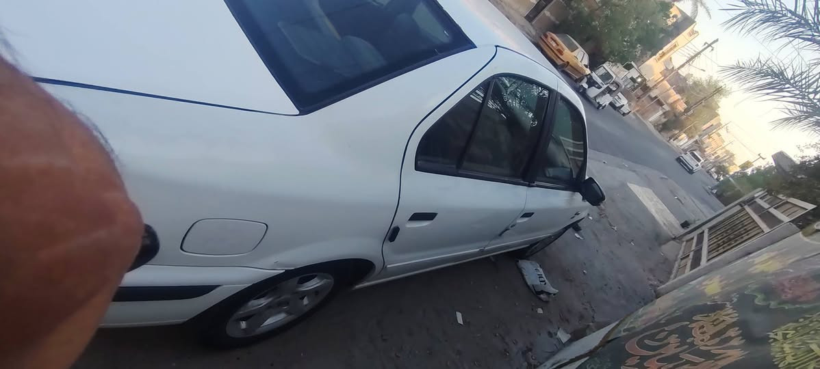 السلام عليكم سيارة سمند سورن ٢٠١٢ مكفولة كير ومحرك وتبريد شغال ضربة جاملغ الأيمن الخلفي شبر نظيفة وكاملة مابيهة اي نقص السعر 40وبيهة مجال رقمه بغداد سنوية جديدة ورقم جديد سيارة بااسمي رقم الهاتف *********** العنوان بغداد الاعلام
