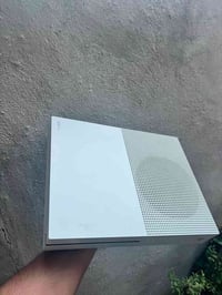 Xbox One S • ذاكرة ٥٠٠ • جوستك وحده
