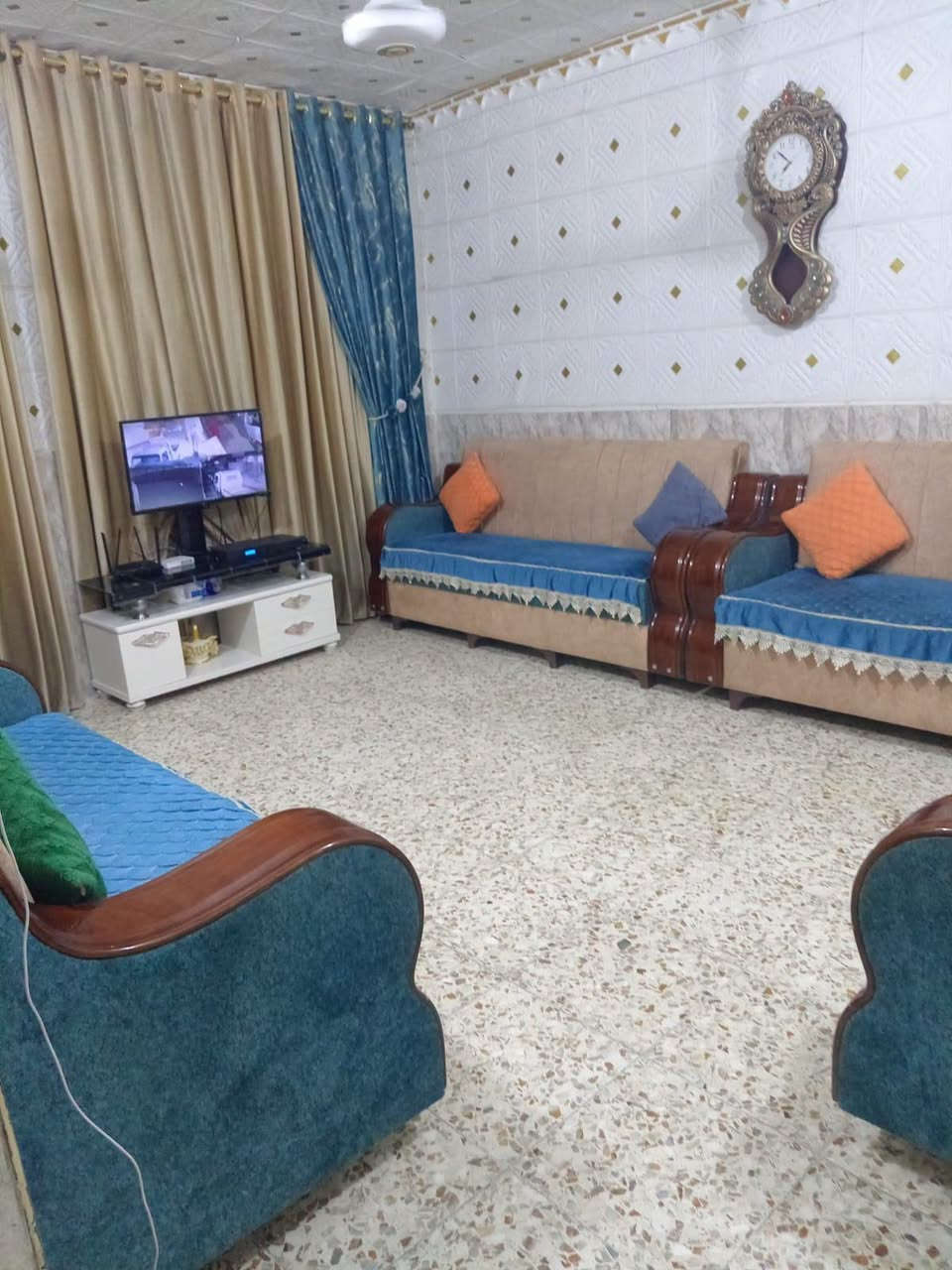 يالله عرضنا لهذا اليوم مميز ومناسب بسعر قطعه
بيت للبيع بالبكرلي الثانيه خلف جامع سلمان المحمدي طابو زراعي سند 25 مساحه 110 متر 

يحتوي على غرفه واستقبال وكلدور ومطبخ ومجمع صحيات داخل وخارج ومنور 

البيت بناء 2019 بناء بلوك ابو گيره وعگاده بس شغل درجه اولى السطح مطبگ فرشي

 

سعر البيت 50 وبي مجال ويرهم بالقسط مقدمه 35 مليون

لليرغب بالشراء او عرض عقاره للبيع او الايجار مراجعة مكتب عقارات حسين المعموري الكائن في البكرلي قرب جامع سلمان المحمدي على اليمين 

او الاتصال على الرقم *********** او واتساب بادارة حسين المعموري والمحامي فاروق المعموري
