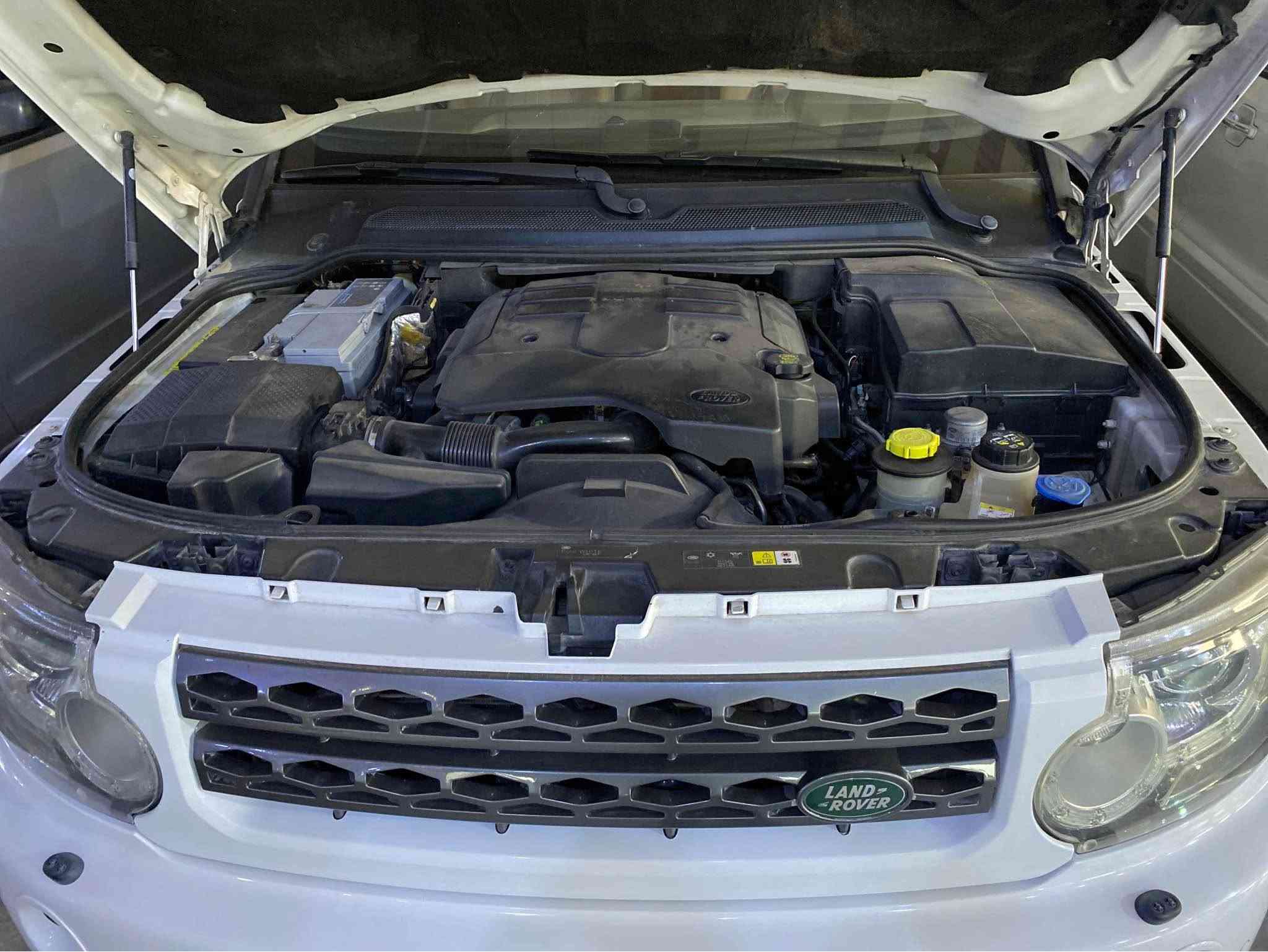 لاندروفر 2011
LR4 
وارد خليجي 
شركة سردار 
فول فول مواصفات واحد على واحد
سلايت
بصمة 
كل مواصفات بيها
مكان زاخو
225 كيلومتر ماشية
V6
كير ومحرك بشرط 
بدون صبغ من دعامية لل دعامية بشرط
***********
عندي واتساب زاخو, دهوك
