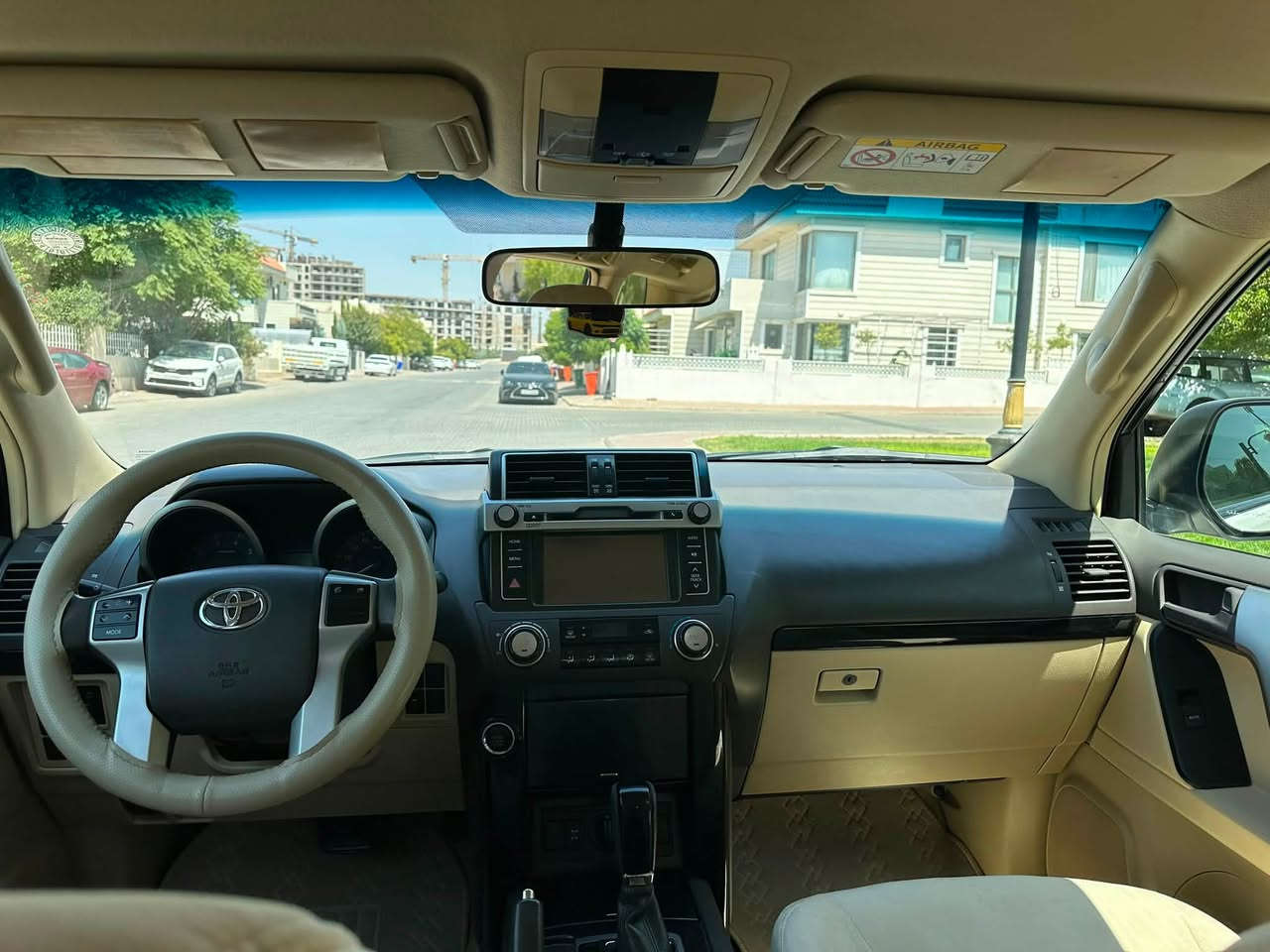 تويوتا برادوو ٦ سلندر موديل ٢٠١٦
مواصفات TX.L
بدون صبخ و بدون تبديل و حادث و ماشيه ٩٧ كم و سياره جاهز و نضيف و مابي نقص و مواصفات به صمه و ثلاجه و شاشه جبير و لايت ليد و  ٦ سلندر و مه كينه مامفتوح بشرت و گير مامفتوح و تيارات دنلوب و صدر امامي و خلفي جديد و سنويه جديد حتئ ٢٠٣١ و هزه جديد و سياره بسمي تحويل او وكاله يوم ثاني موجود 

سعر ٢٩٥$ مجال
***********
