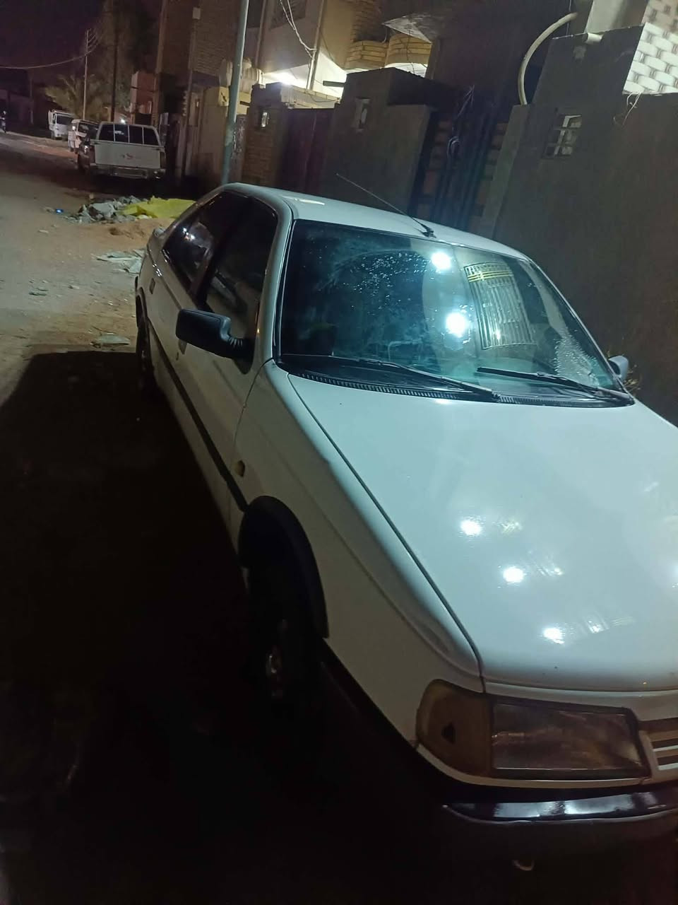 سلام عليكم بيجو روئ مديل ٢٠٠٩ رقم بغداد بيه بنيد امبدل السياره مابيه صبغ مكفوله تبريد ثلج حدايده مكفوله اكسن بي ونه بسيطه مكان السياره كربلاء طوريج السعر ٢٣ وبيها مجال اتصل ***********
