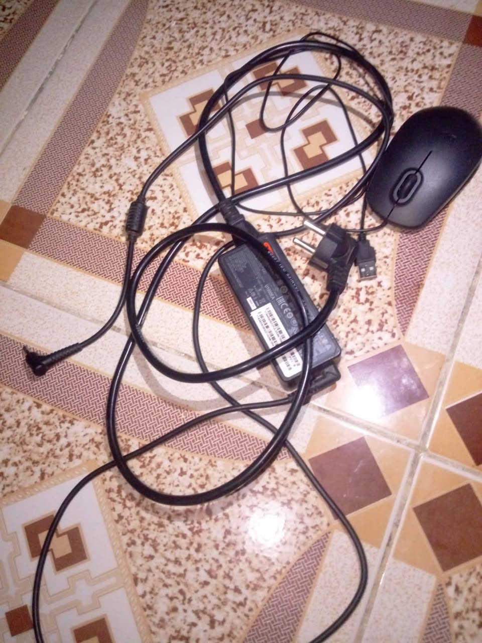 الابتوب للبيع نظام اندرويد نظيف مال دراسة او غيره سعره 50 الف كامل هو وشاحنه وموس اضافي  طبعاً الكامرة ضالمته
السلام عليكم 
الابتوب للبيع نظام اندرويد نظيف مال دراسة او غيره سعره 50 الف كامل هو وشاحنه وموس اضافي  طبعاً الكامرة ضالمته 
للتواصل ***********
