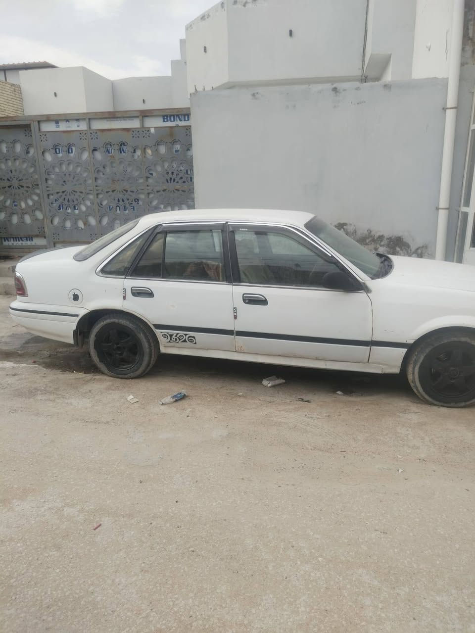 السلام عليكم سيارة دايو بروكهام رقم بابل موجودة بالنجف سيارة  شرط المداور مكينة وكير نشطات الكشر شوف عينك كلش نضيف بي خياسات كلش كلش قليلات سيارة احلة من صور سعر ب 28بيه مجال حك الجية رقم صاحب السيارة ***********
