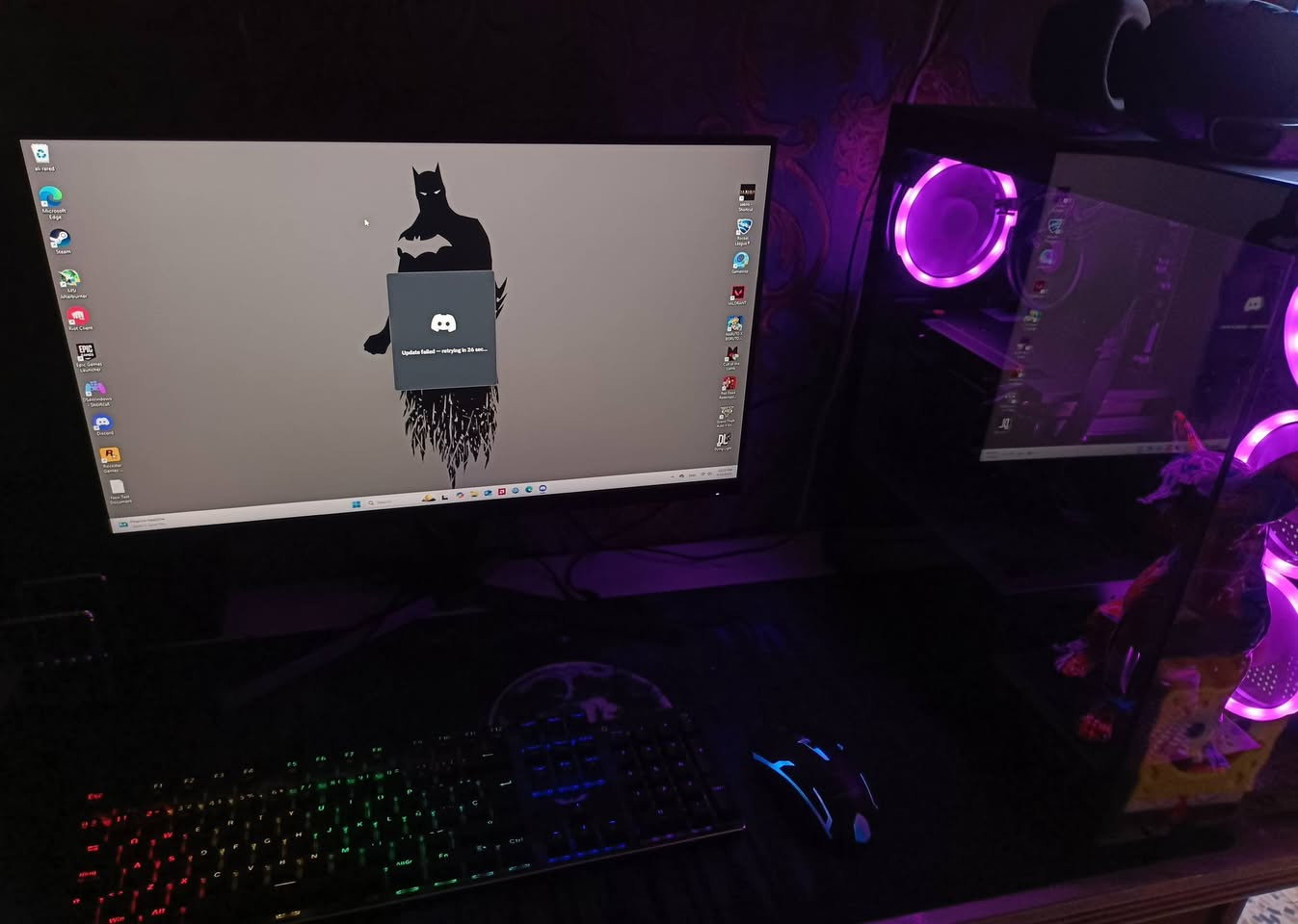 السلام عليكم 
Pc للبيع قطع كلها جديدة مع الكارتون الحاسبة كلشي ما بيها جديدة صارلها عندي 8 اشهر كلش حلوة للالعاب والمونتاج
المواصفات:
CPU: AMD Ryzen 5 5600
- Motherboard: MAXSUN Challenger B450M
- GPU: BIOSTAR AMD Radeon RX 7600 8GB
- RAM: KLEVV 16GB DDR4
- M.2: Lexar 1TB NVMe 
- PSU: FSP Hydro 700W
- Case: darkFlash DS900
- CPU Cooler: AMD Stock Cooler
- Monitor: AOC GMING 24G11E — 23.8", Fast IPS, 180Hz, 0.5ms, Adaptive Sync
حاسبة كاملة مع شاشة ويدة بي سي
السعر 1,250,000
للاستفسار ***********
