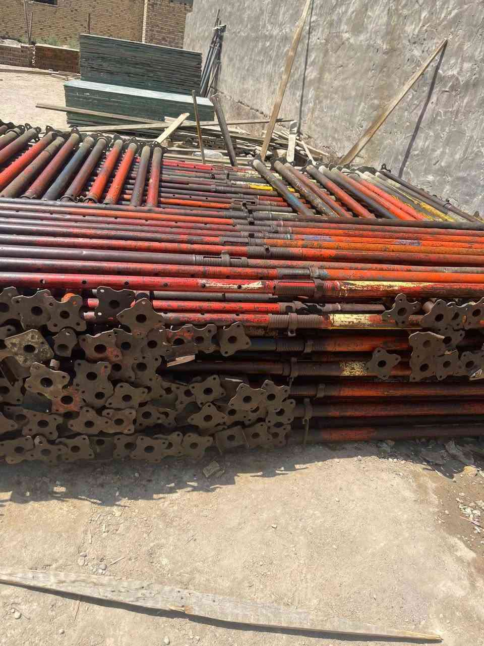 السلام عليكم جكات عجمان اربعة متر الاماراتي الاصلي العدد 400العنوان بابل سعر مناسب ***********
