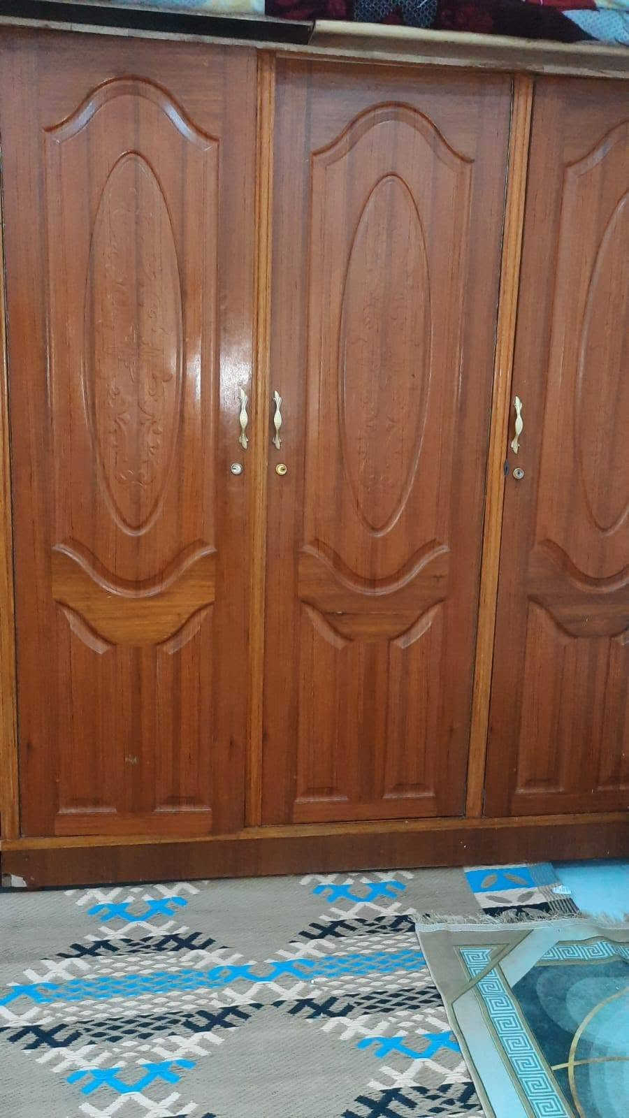 السلام عليكم
بوفيه وكنتور صاج تسكام  ٣ ابواب نضيفات حيل
البوفيه ٨٠
الكنتور ١٦٠
مكاني بصره دور الشرطه
التواصل ***********
