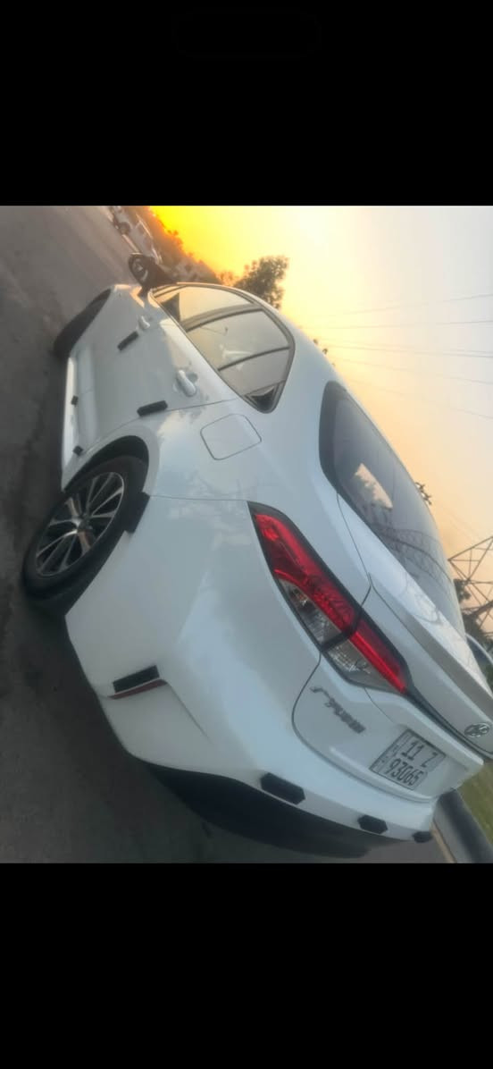 كورلا ٢٠٢٥ 
رقم بغداد بسمي 
فول مواصفات 
ماشيه ١٤ الف 
كشنات احمر تحكم كهرباء 
سعر ب١٦٥ وبيها مجال 
***********

نص مكتوب في الصور:
- Meta AI