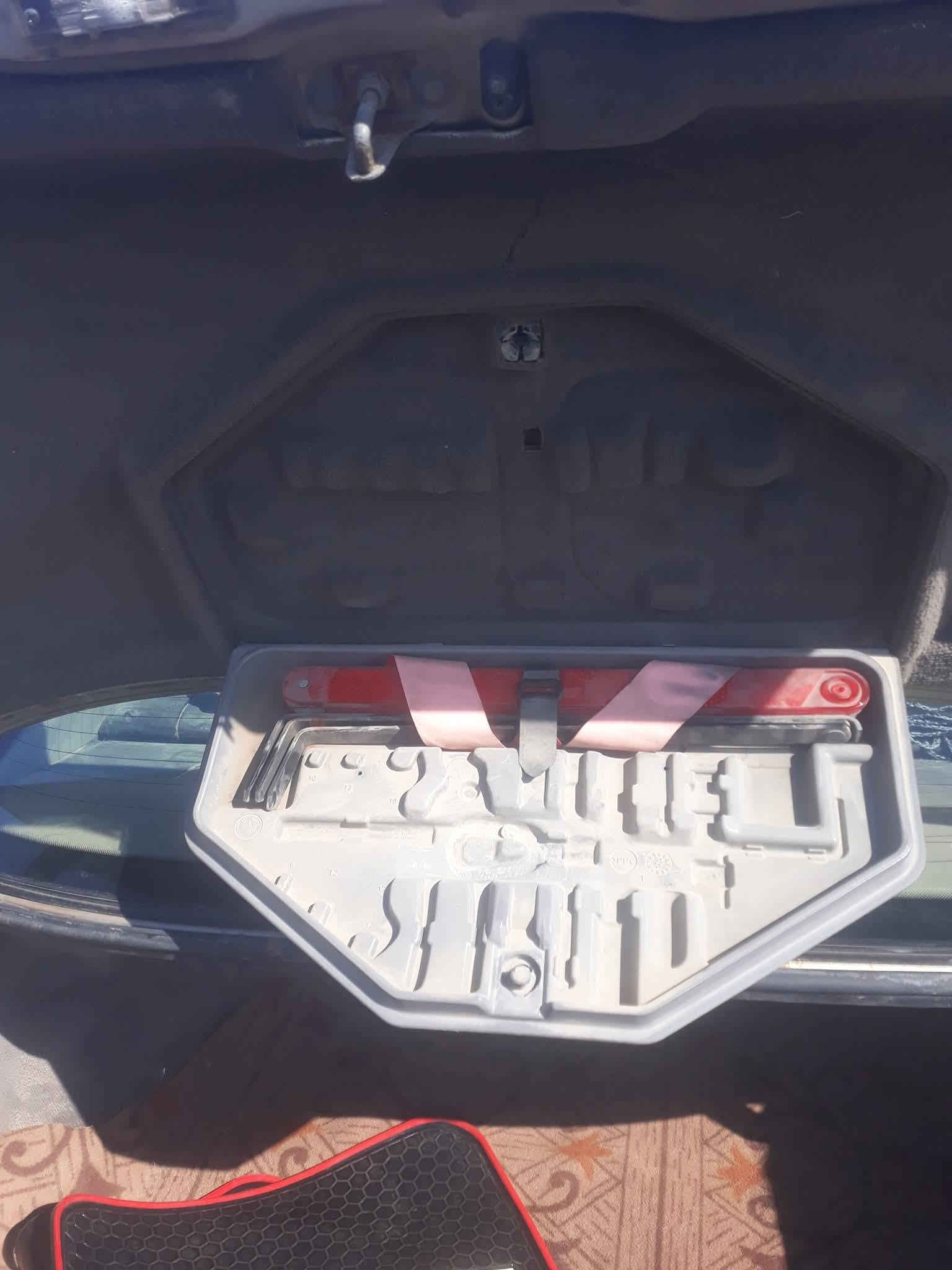 للبيع بي ام 735i موديل 93 كير ومحرك مكفولات تحويل مباشر غرفتها نضيفه تايرات نص عمر السعر 45 وبيها مجال اللاستفسار اتصل ***********  مكان فلوجه مراوس حسب القناعه
