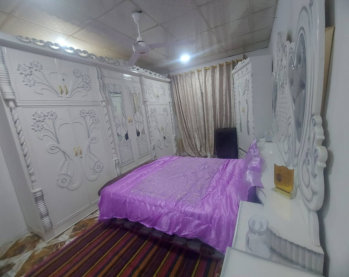 غرفة للبيع مستعجل عليه سعر اتصل او واتساب على رقم. ***********
