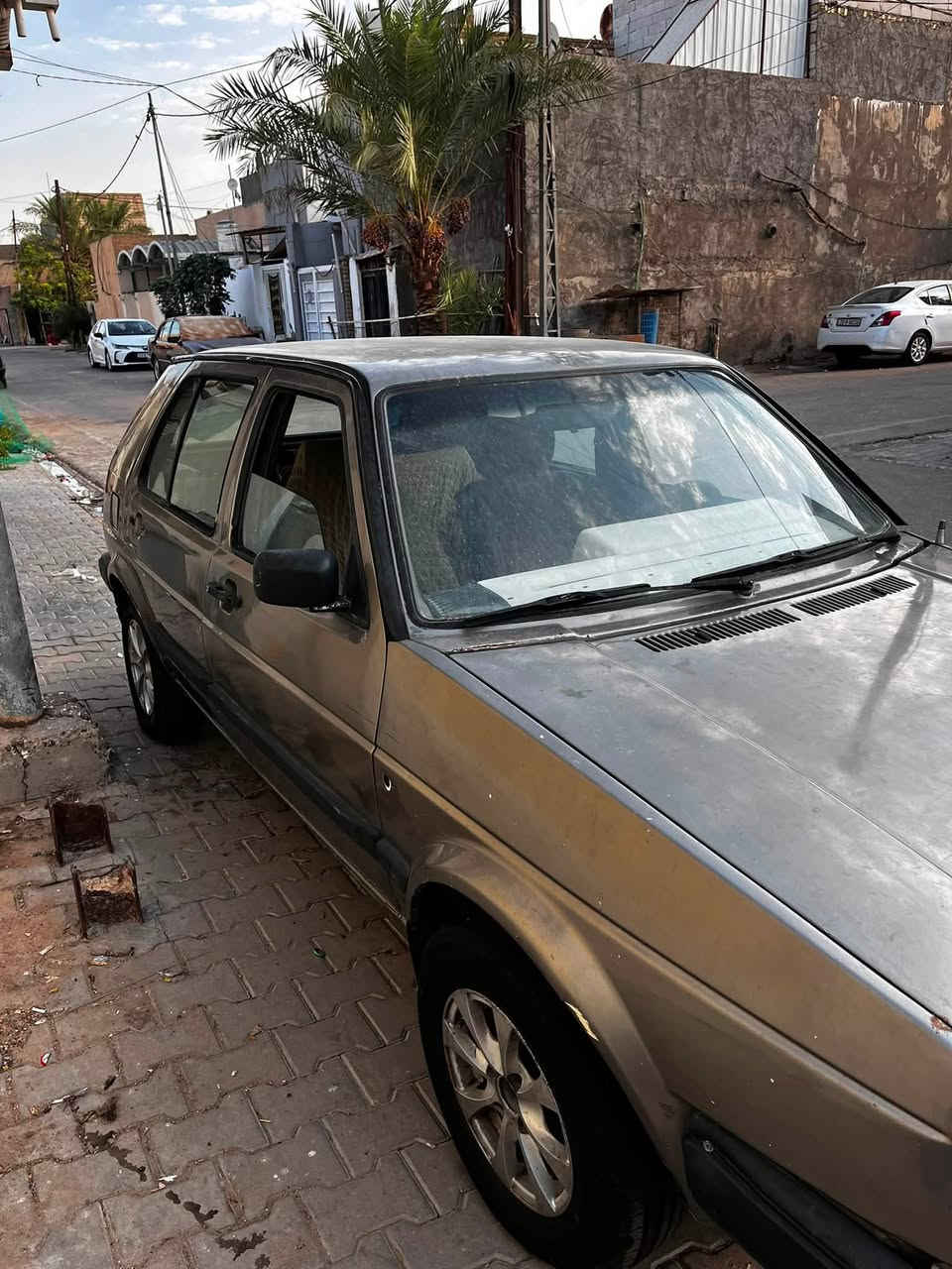 سلام عليكم ، كولف موديل 1988 
مكينة ٤ سلندر ١٨٠٠ ، كير اوتوماتيك
مكاني نجف *********** 
تحويل موجود
