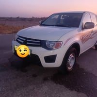 مسبوشي موديل 2010  السيارة بيه بارد باب الصدر وباب الورا وبيه باب نص ص...